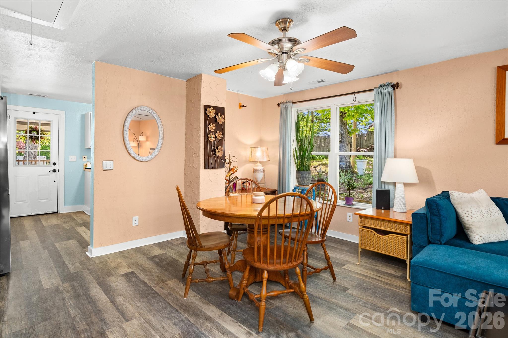 28 Cathys Cove Road — Hendersonville