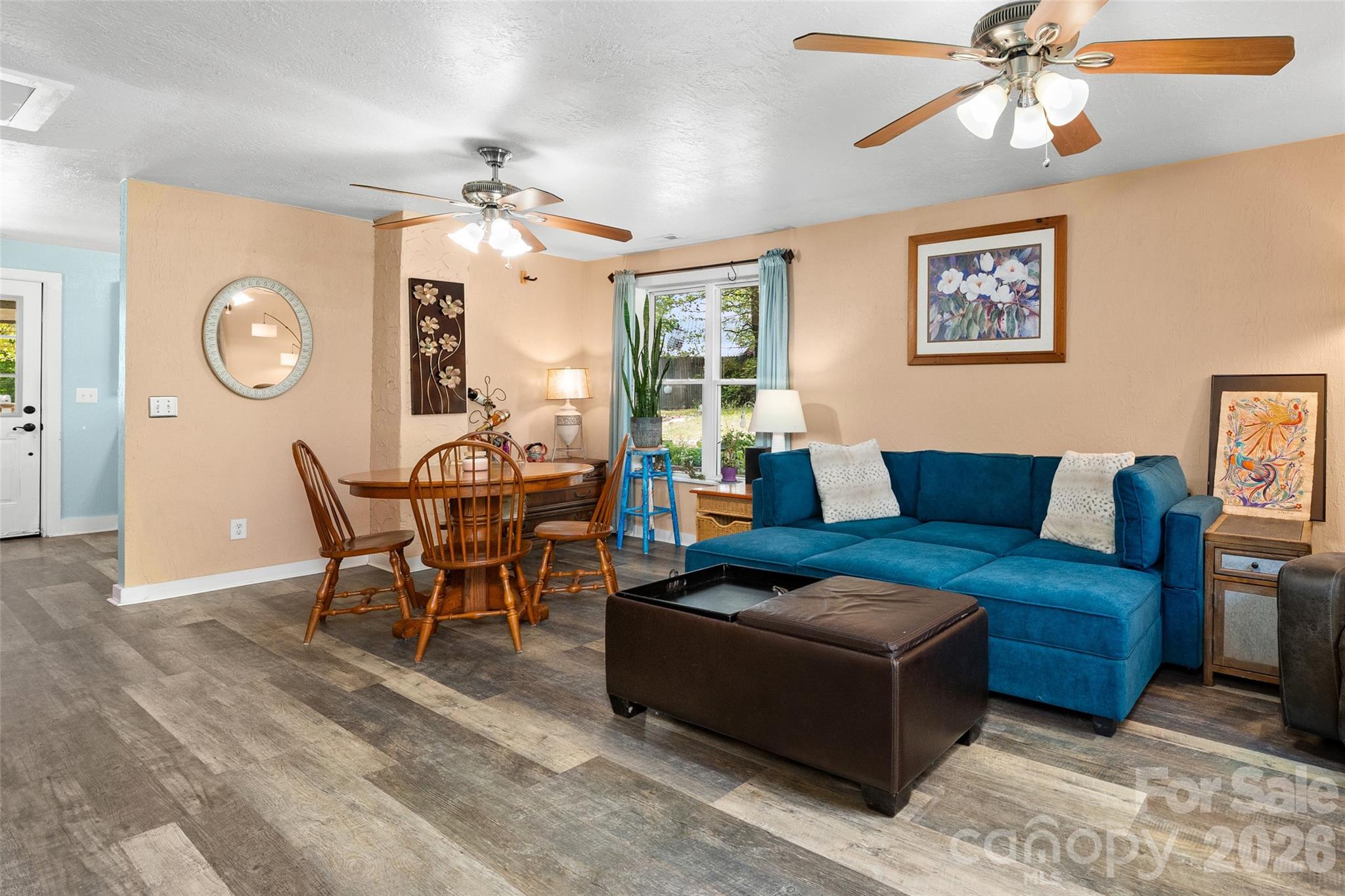 28 Cathys Cove Road — Hendersonville