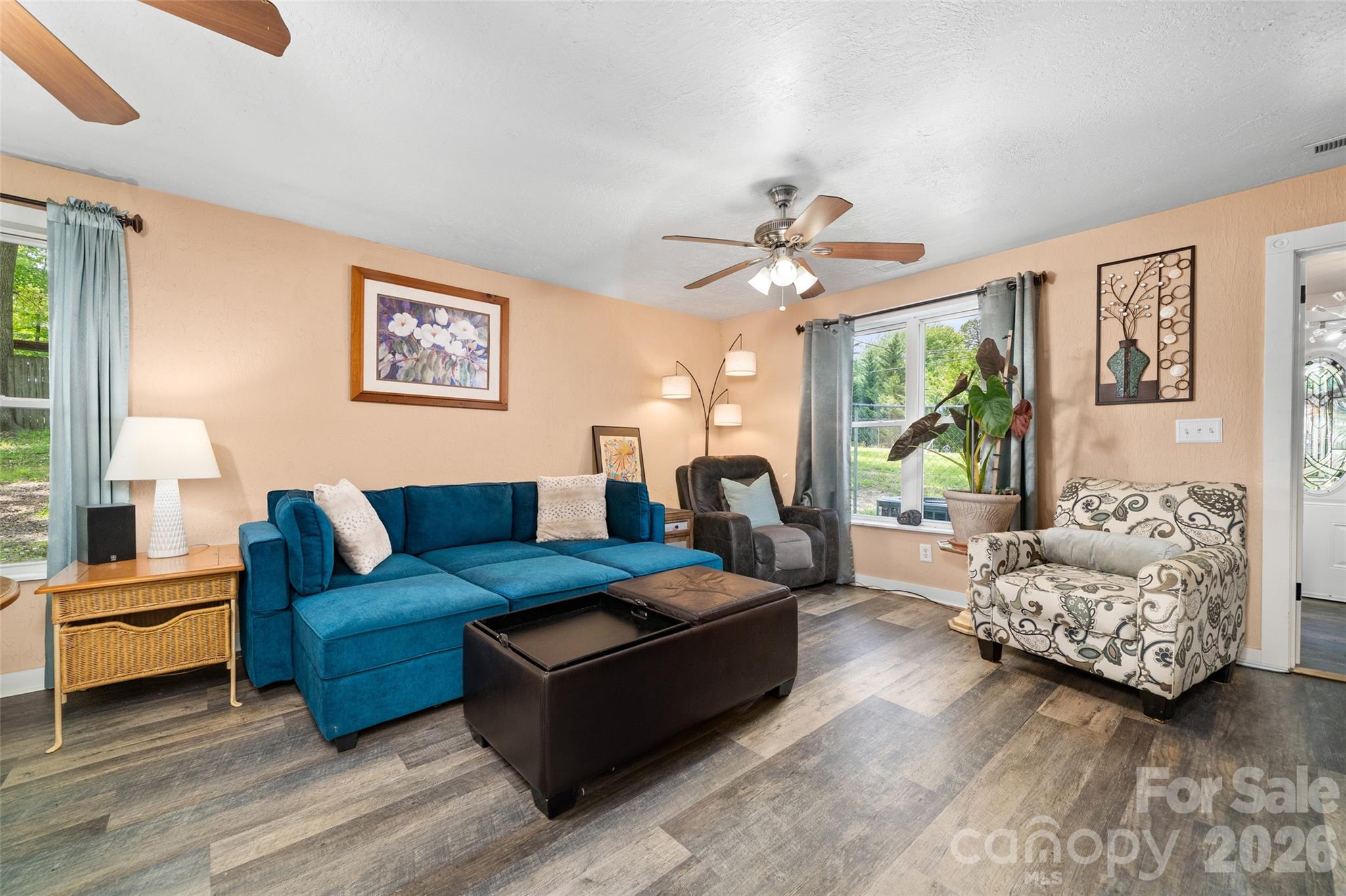 28 Cathys Cove Road — Hendersonville