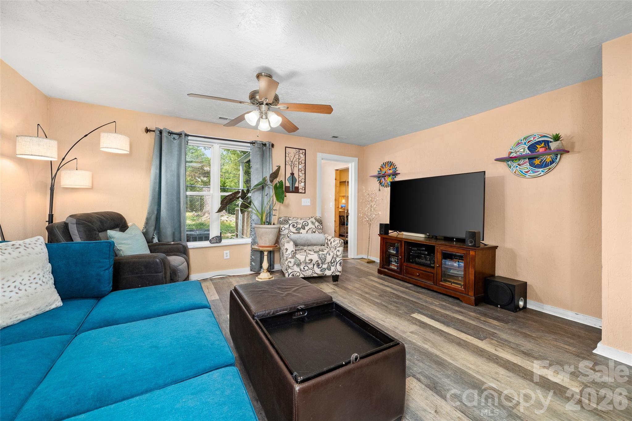 28 Cathys Cove Road — Hendersonville