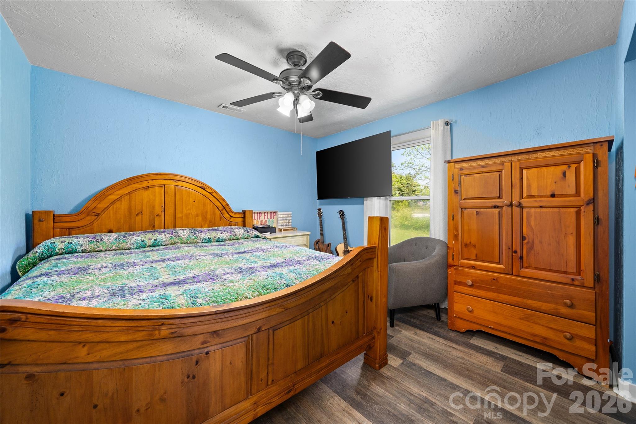 28 Cathys Cove Road — Hendersonville