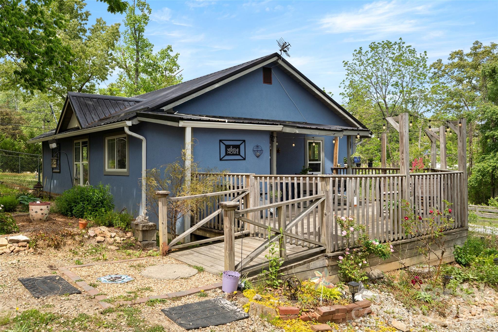 28 Cathys Cove Road — Hendersonville