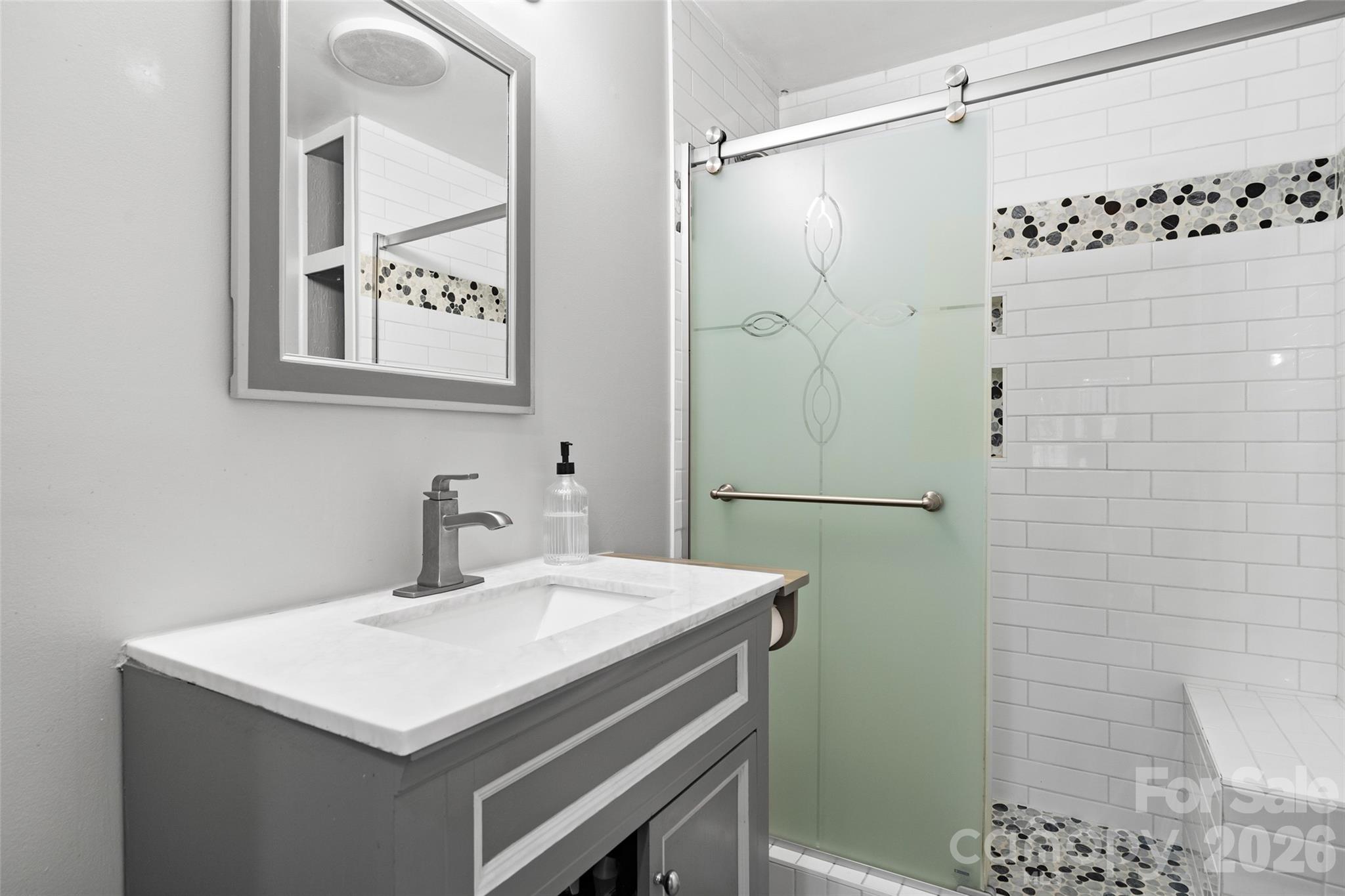28 Cathys Cove Road — Hendersonville