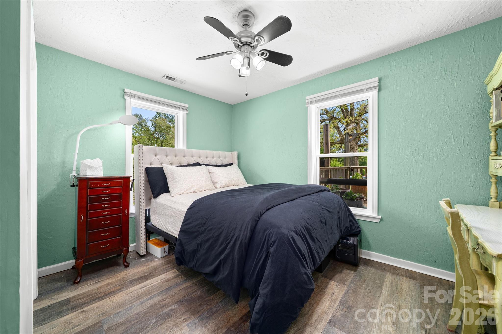 28 Cathys Cove Road — Hendersonville