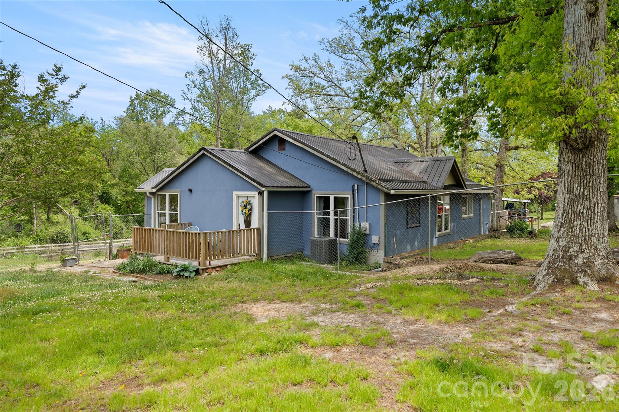 28 Cathys Cove Road — Hendersonville