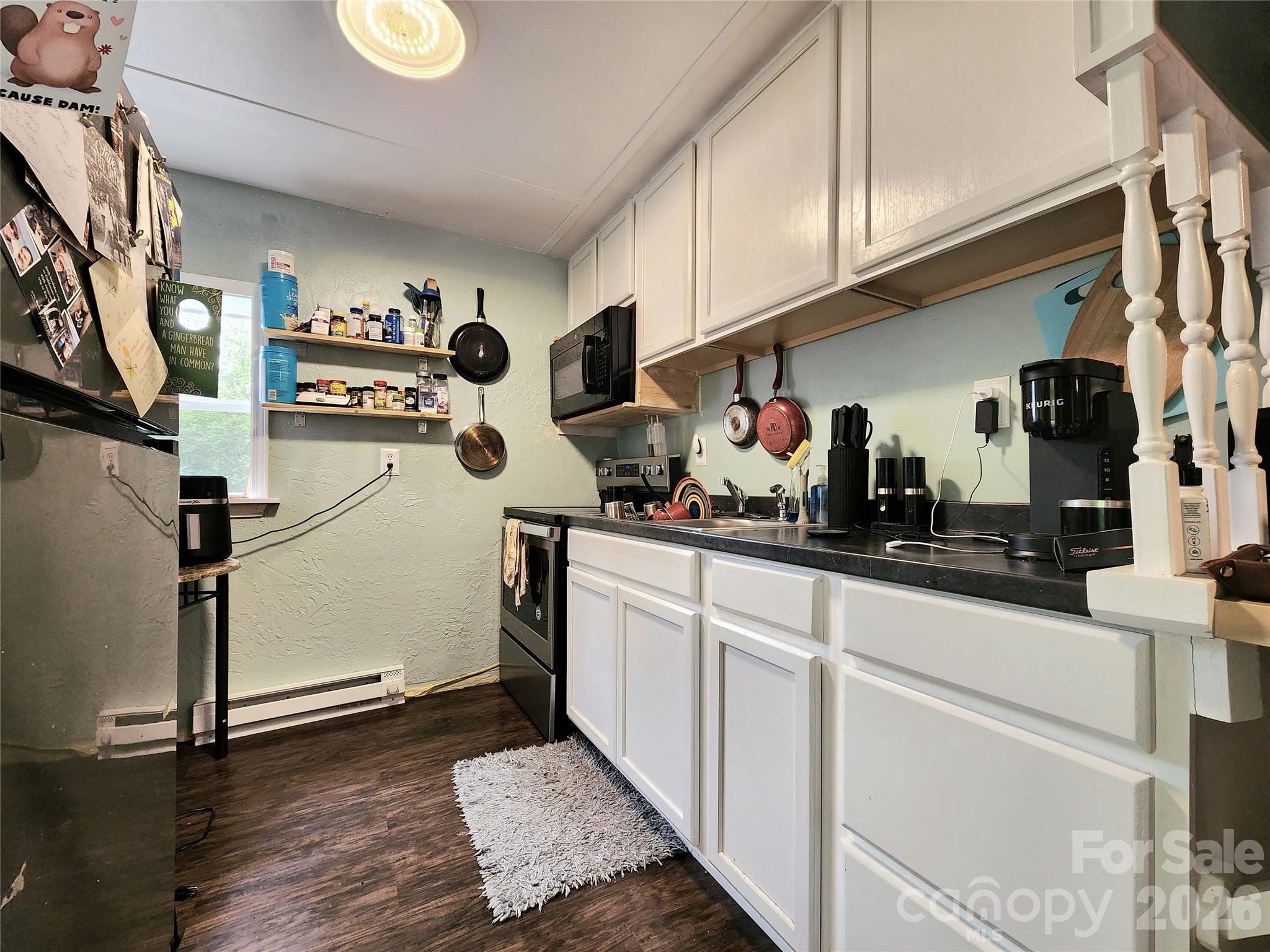 28 Cathys Cove Road — Hendersonville