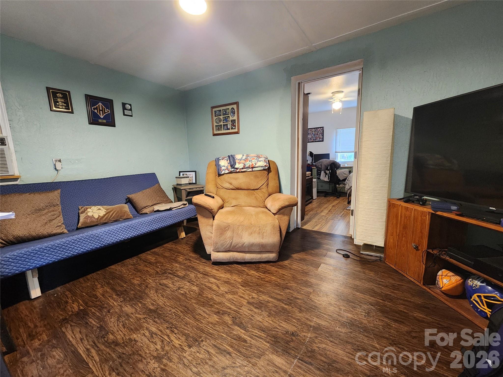 28 Cathys Cove Road — Hendersonville