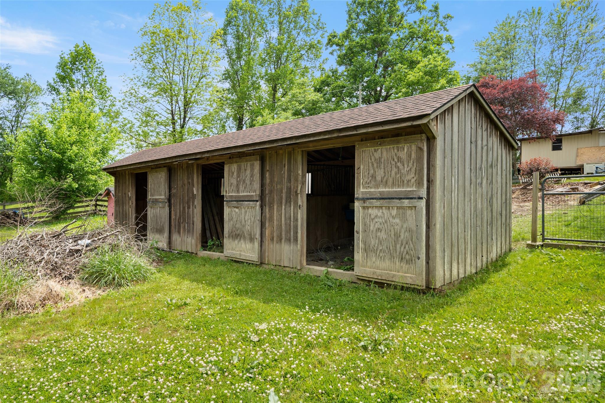 28 Cathys Cove Road — Hendersonville