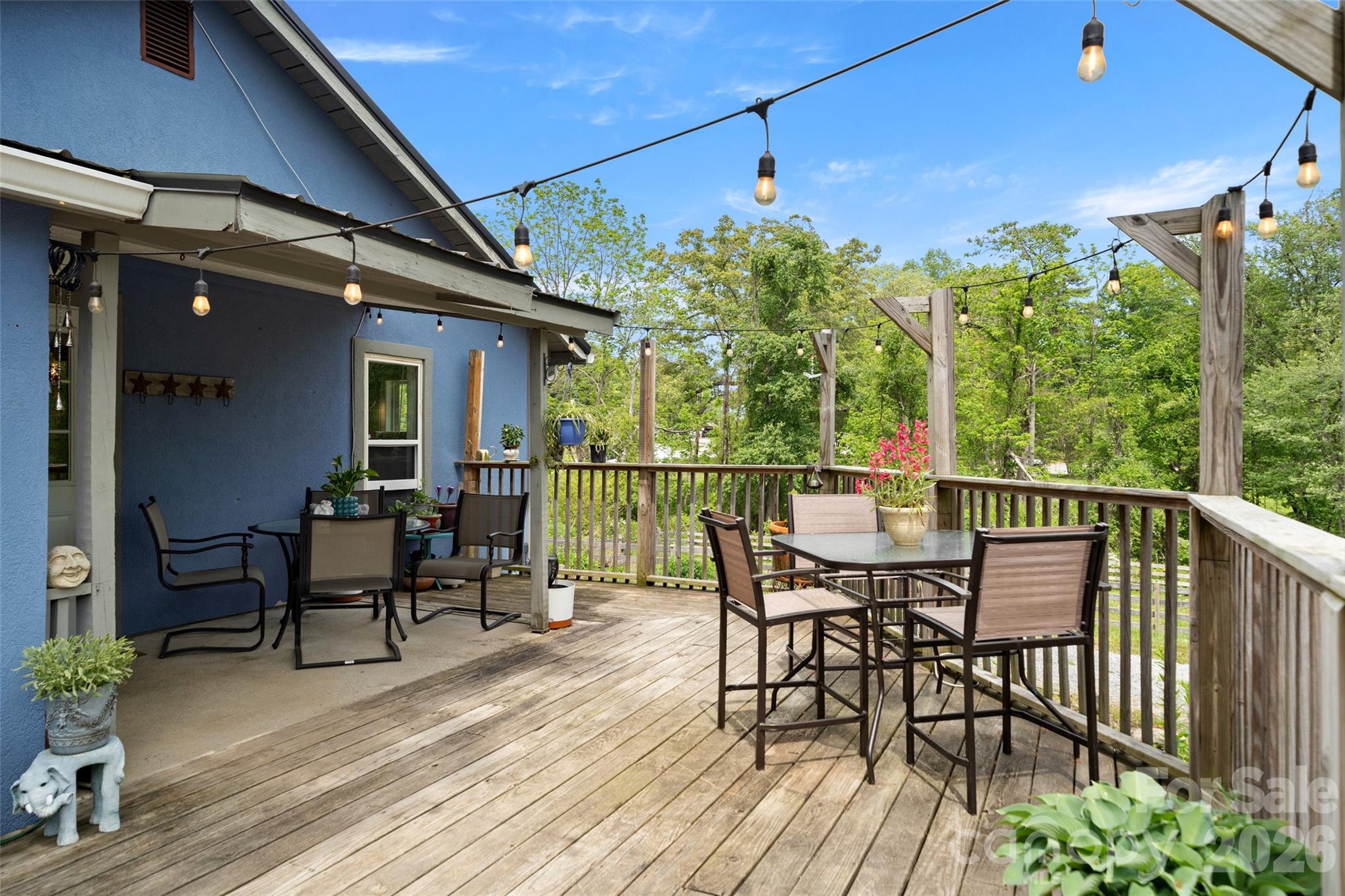 28 Cathys Cove Road — Hendersonville