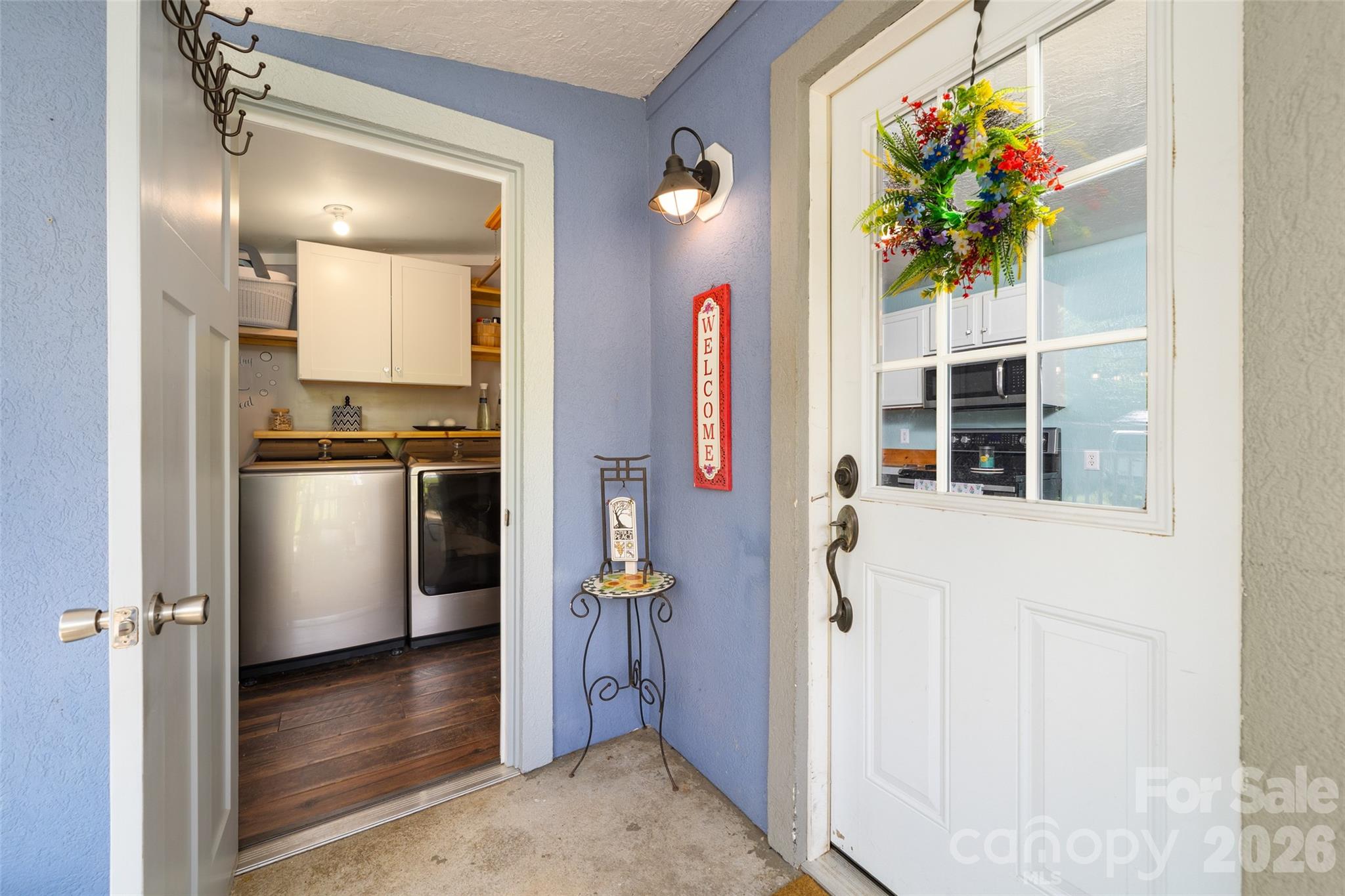 28 Cathys Cove Road — Hendersonville
