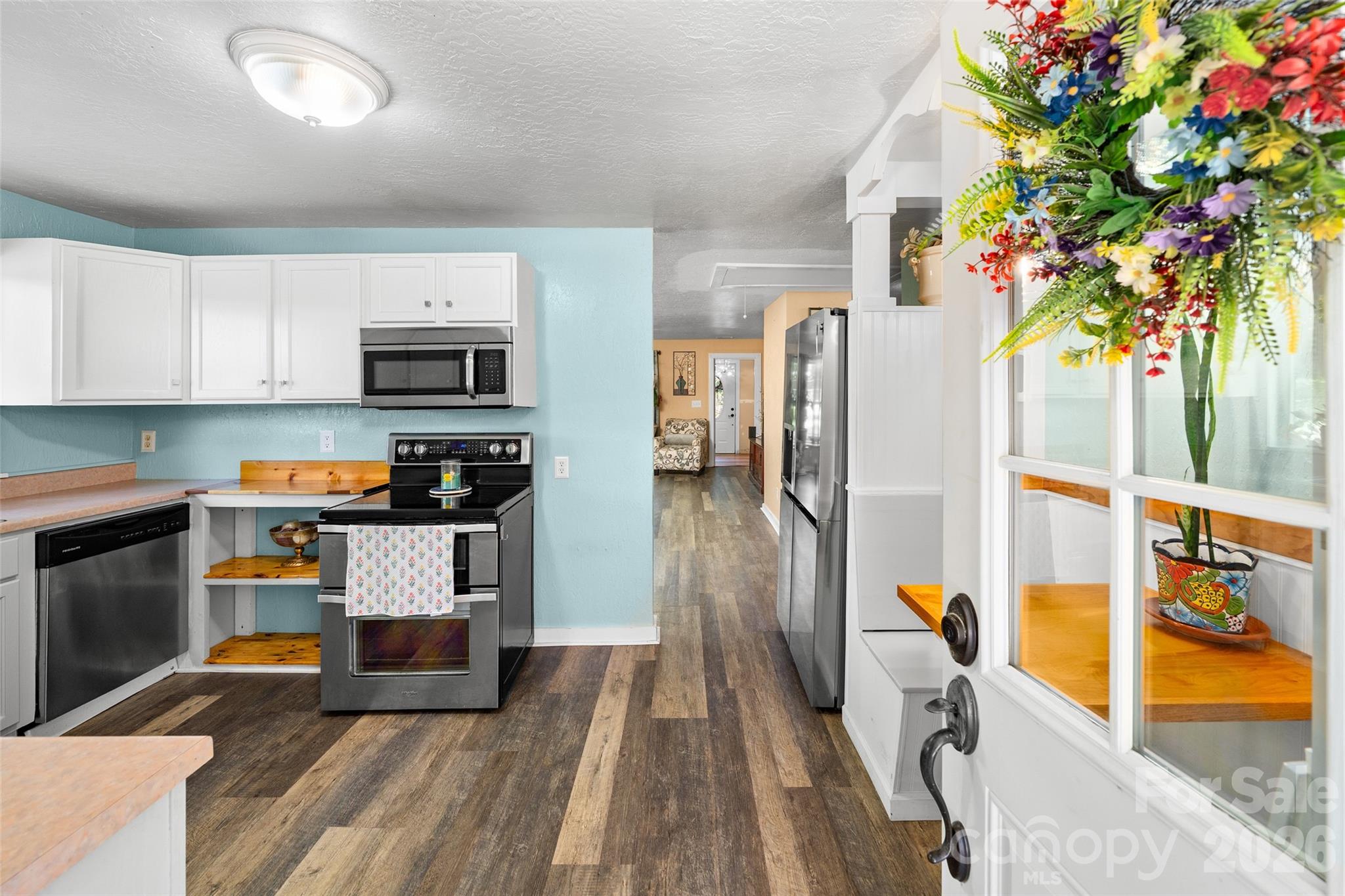 28 Cathys Cove Road — Hendersonville