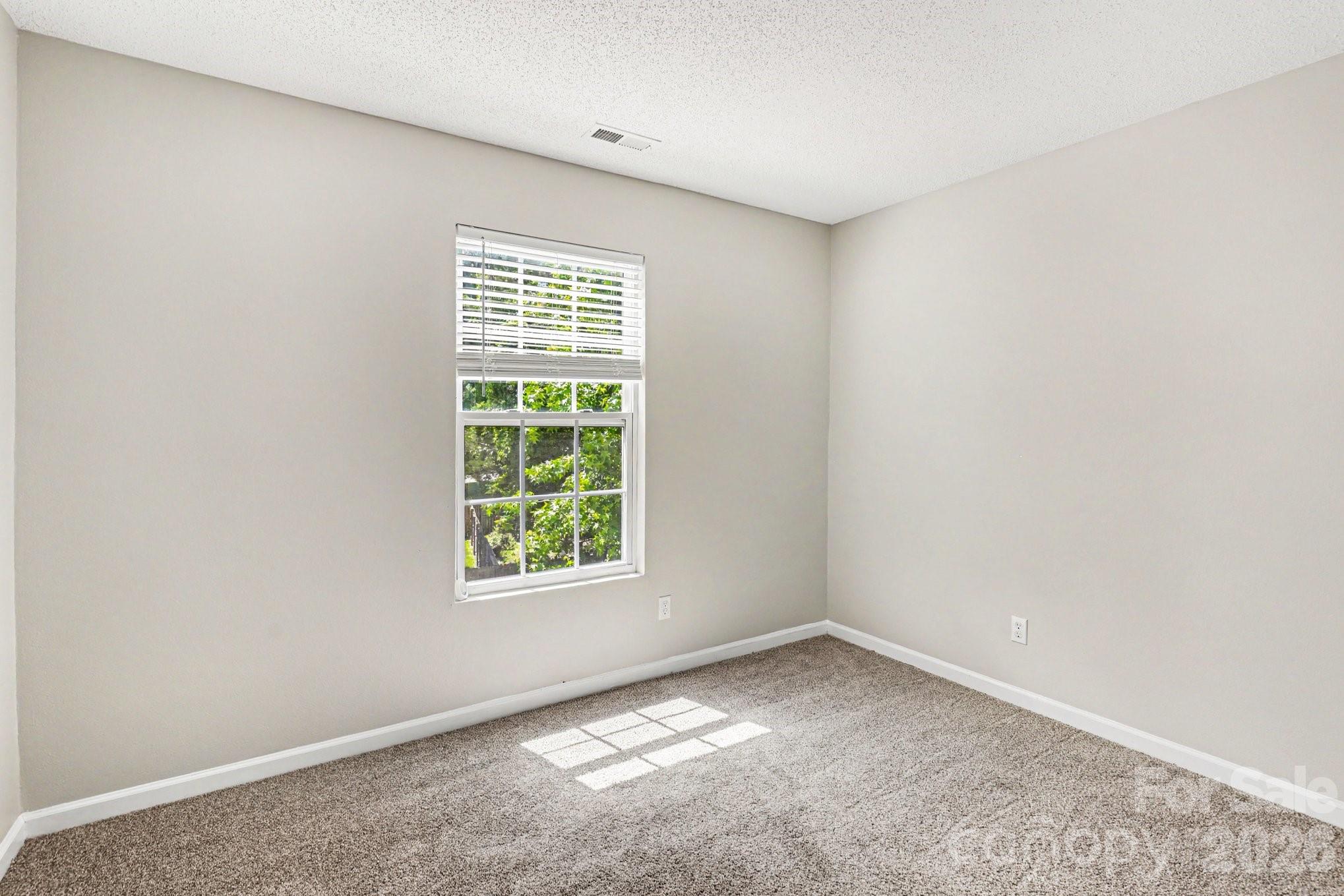 12425 Stowe Acres Drive — Charlotte