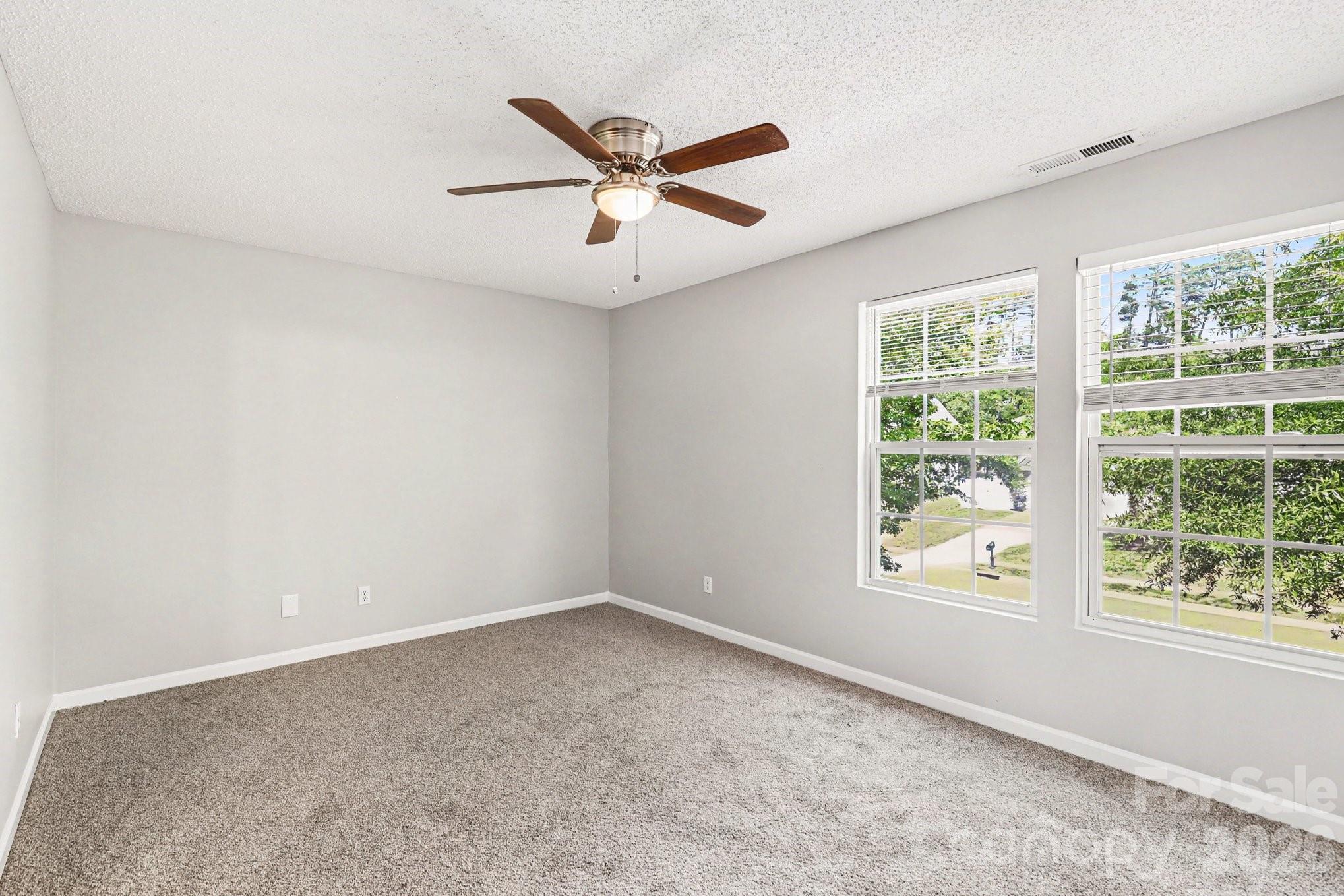 12425 Stowe Acres Drive — Charlotte