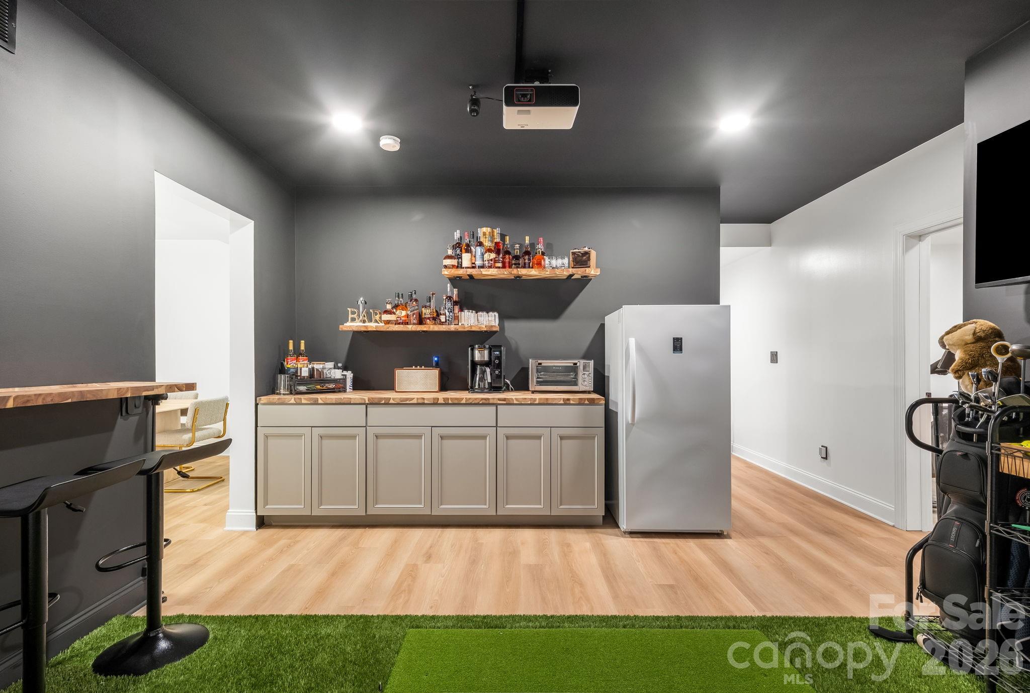 10610 Rogalla Drive — Charlotte