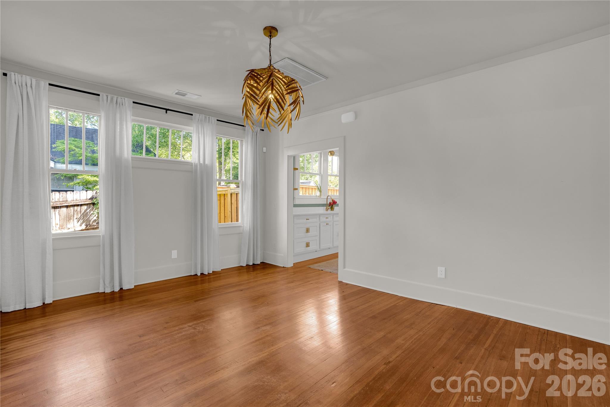 2418 Clark Street — Columbia