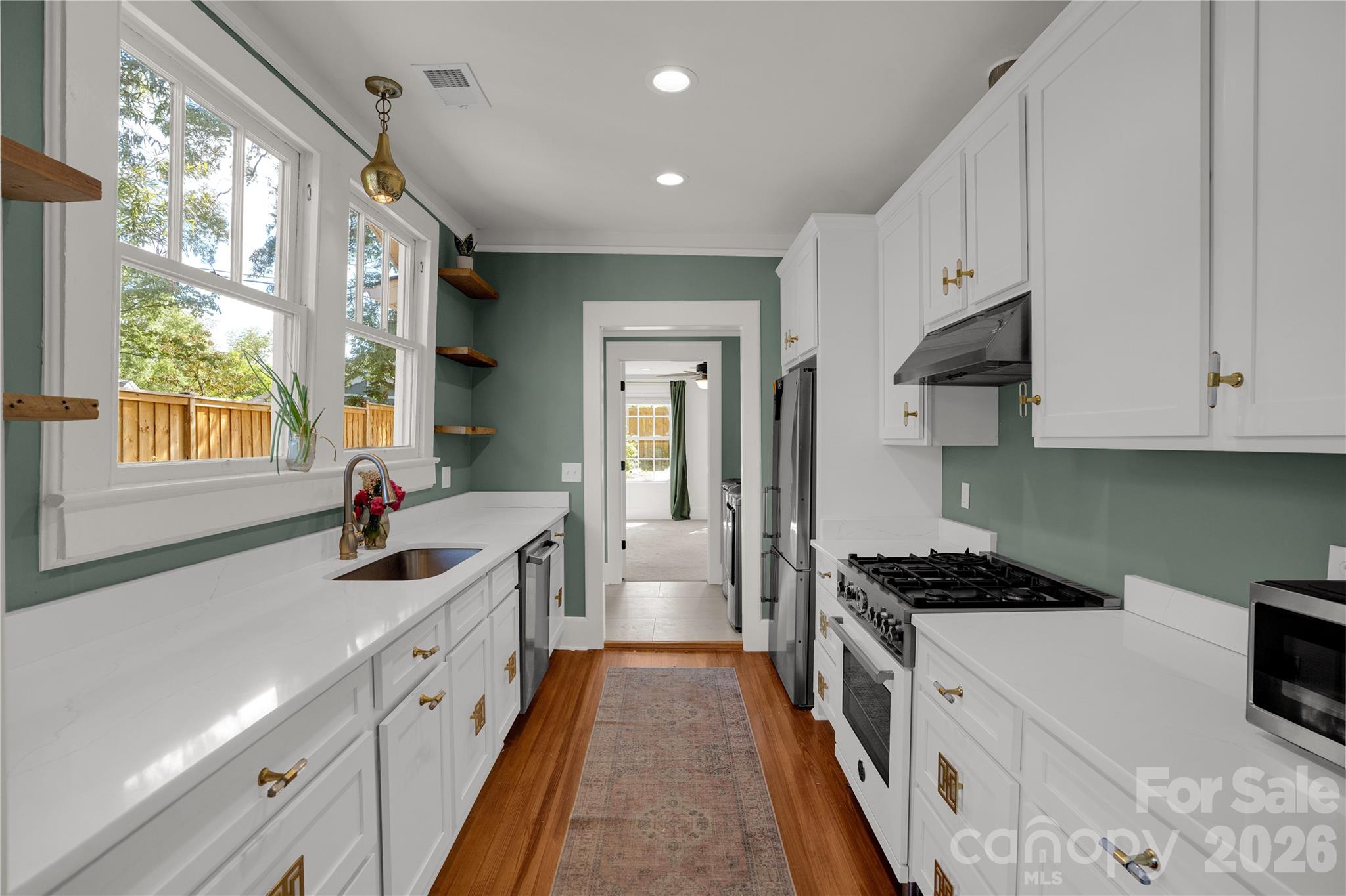 2418 Clark Street — Columbia
