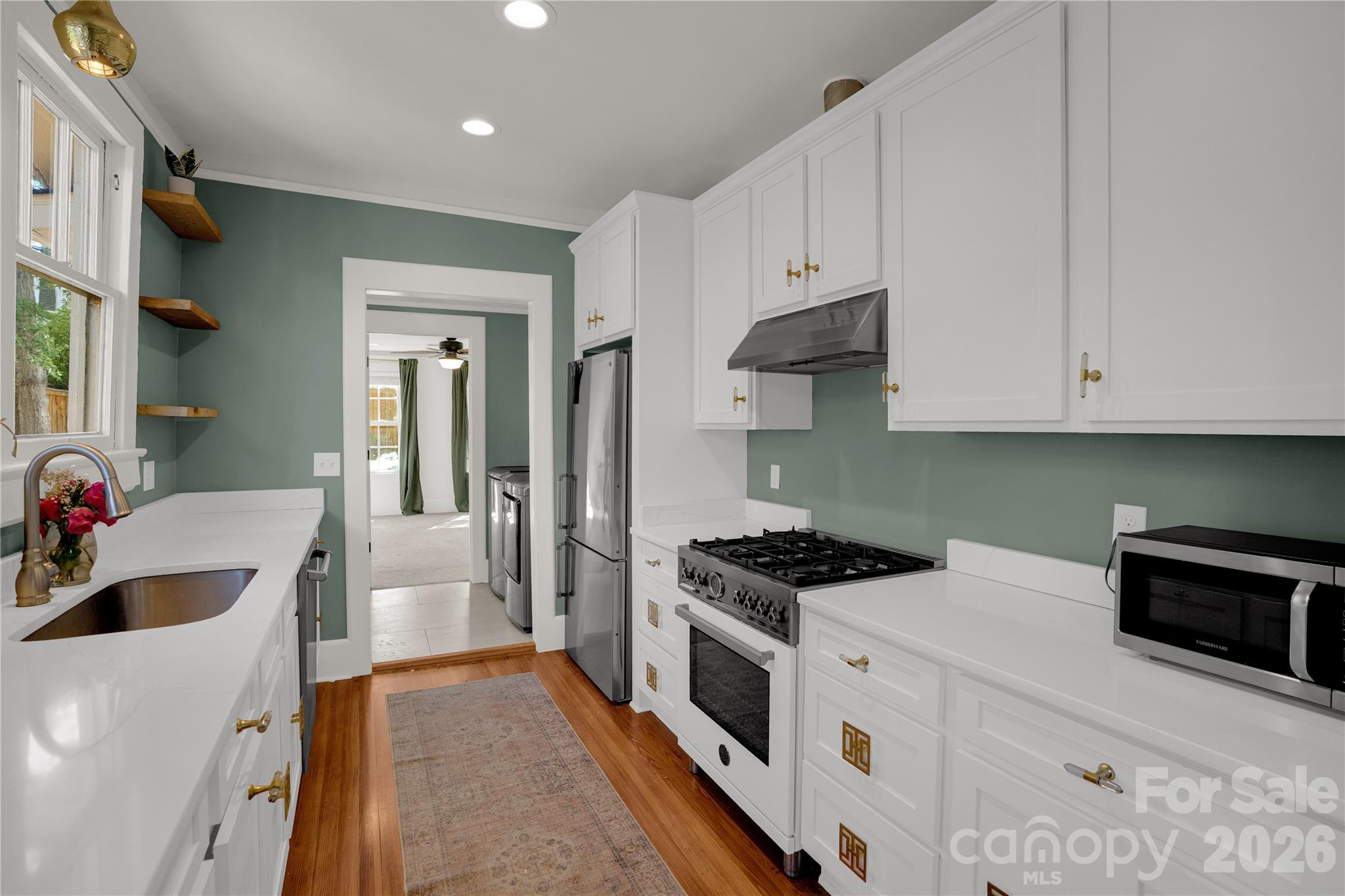 2418 Clark Street — Columbia