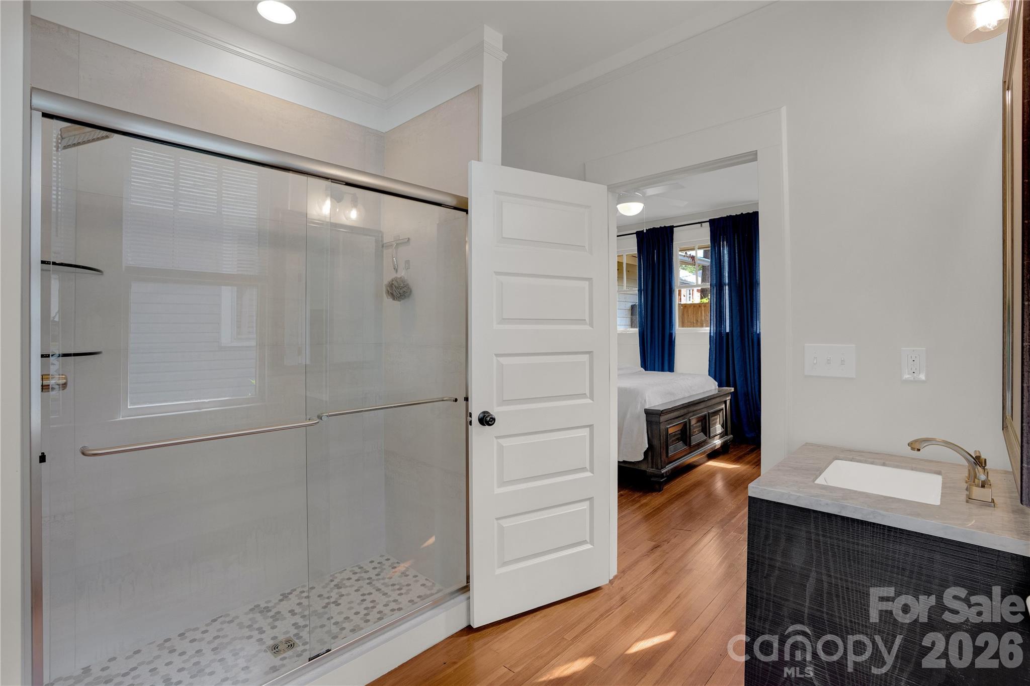2418 Clark Street — Columbia