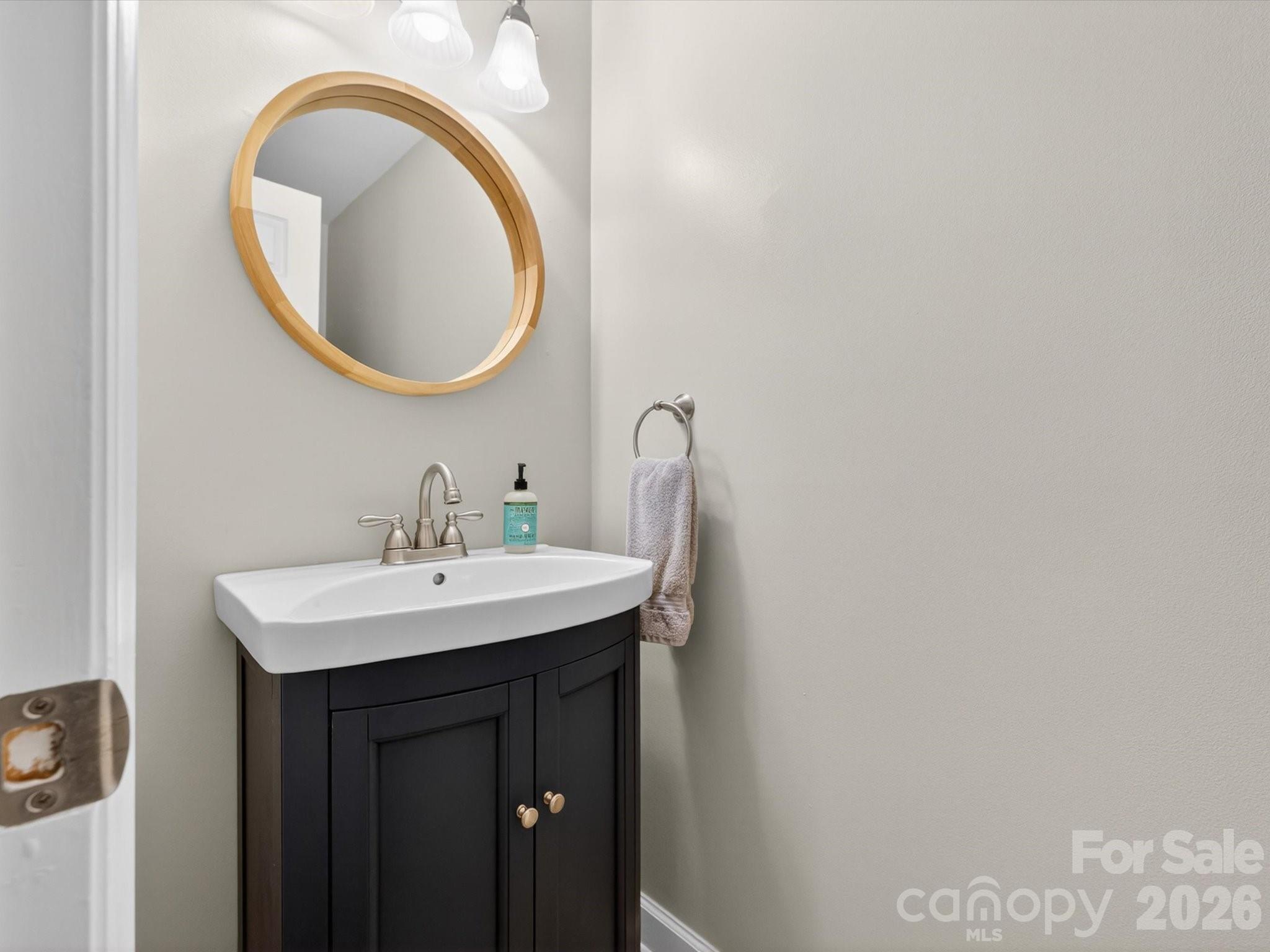 2204 Winthrop Avenue — Charlotte