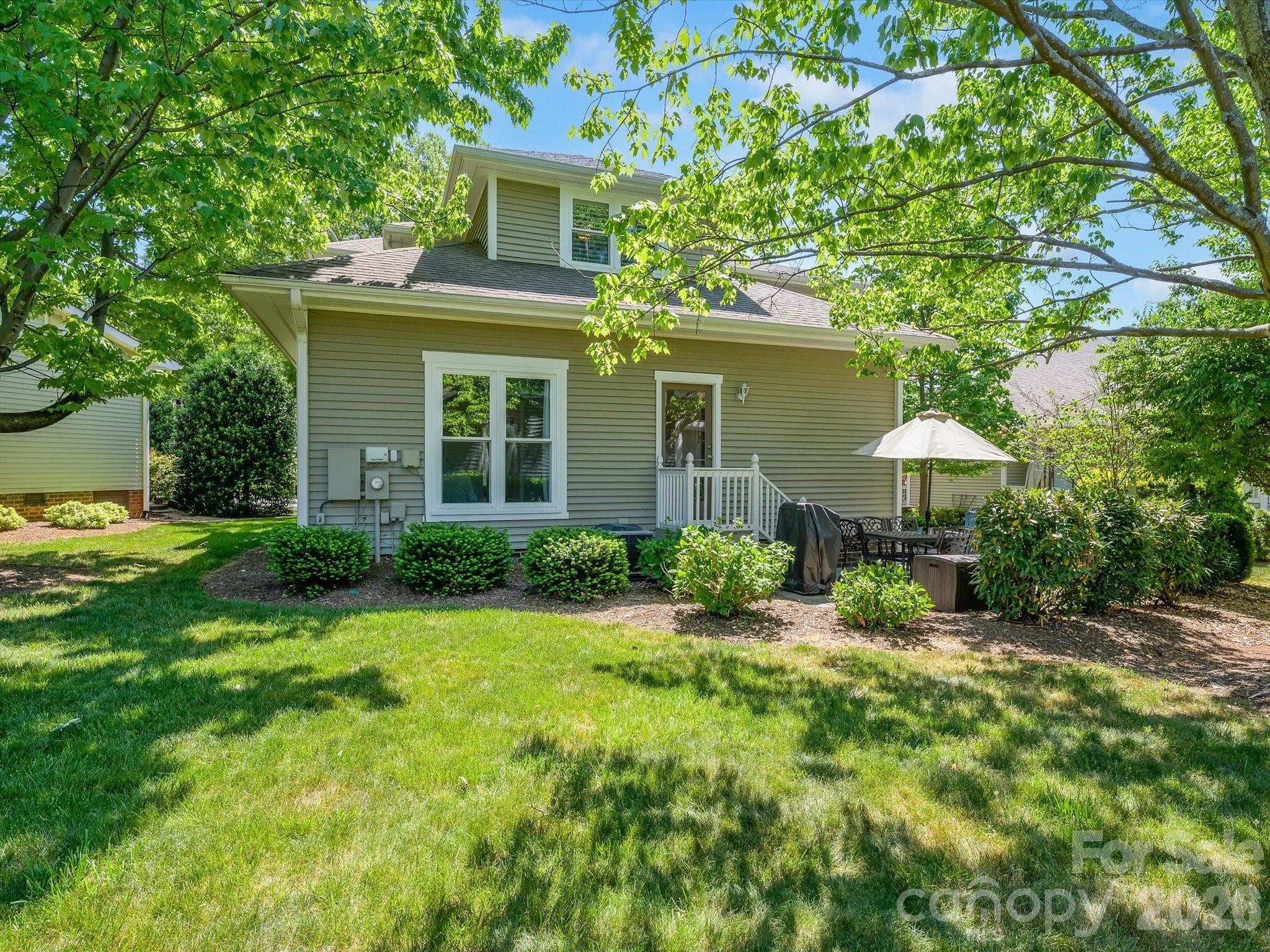 2204 Winthrop Avenue — Charlotte