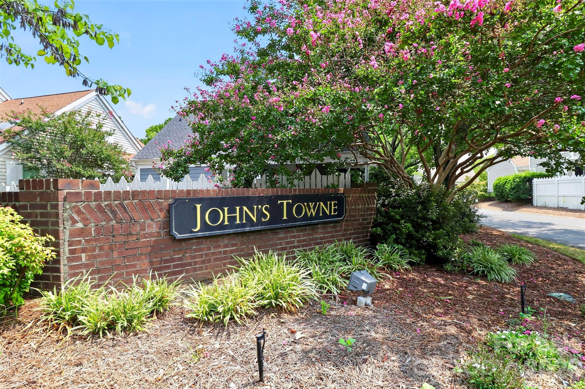 10316 Johns Towne Drive — Charlotte
