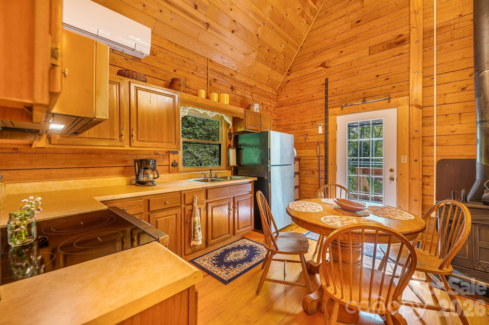51 Spruce Street — Maggie Valley