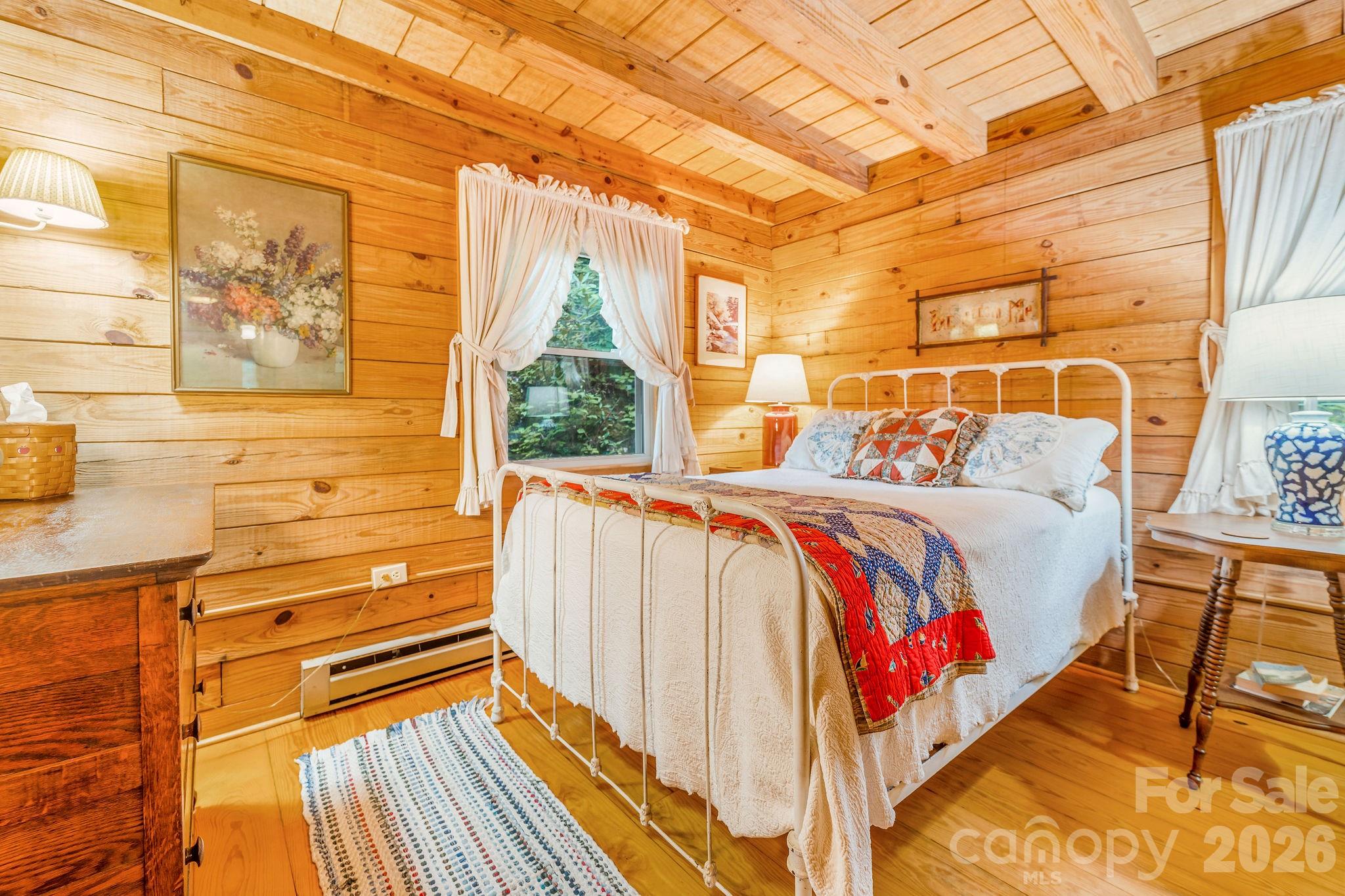 51 Spruce Street — Maggie Valley