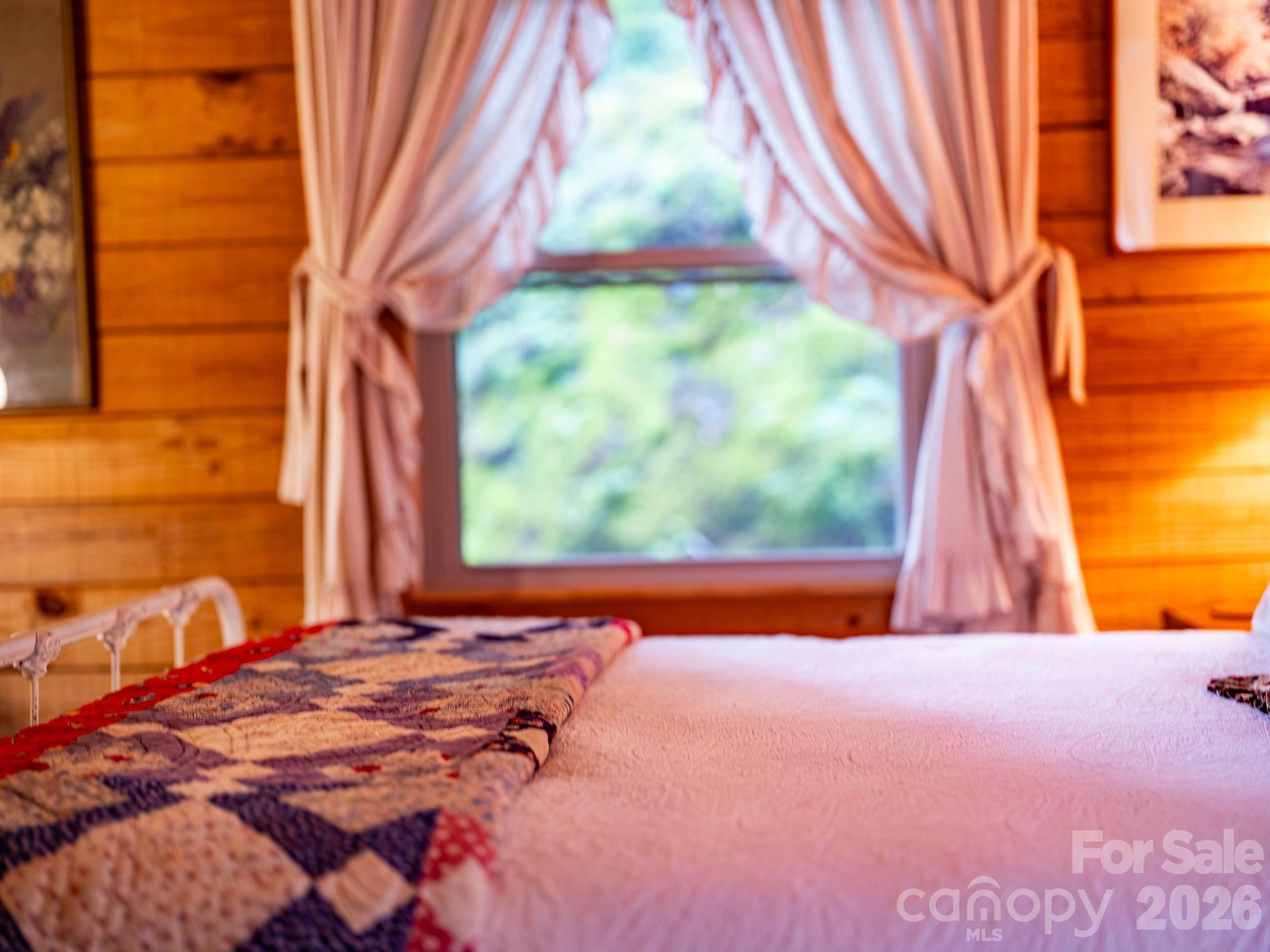 51 Spruce Street — Maggie Valley