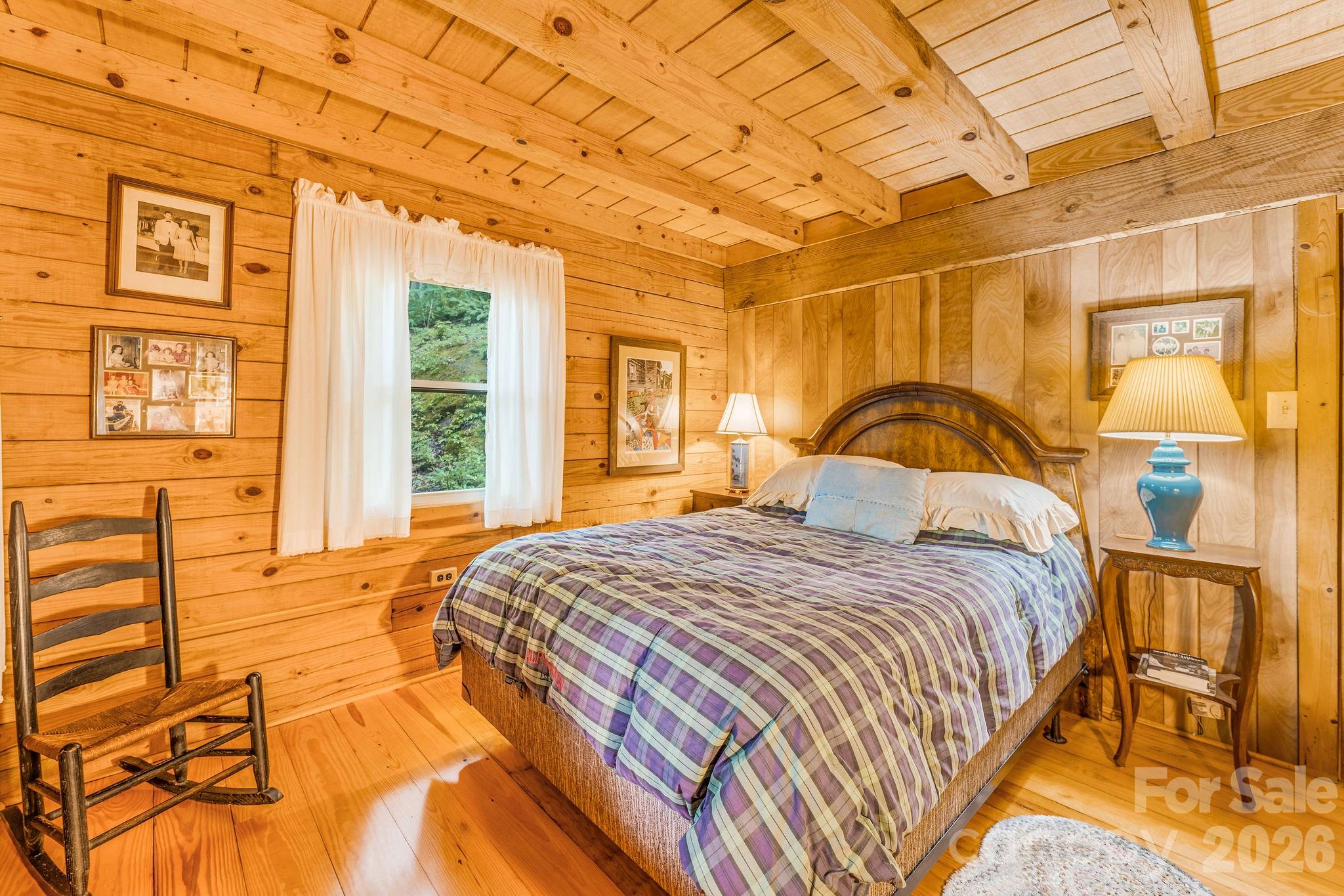 51 Spruce Street — Maggie Valley