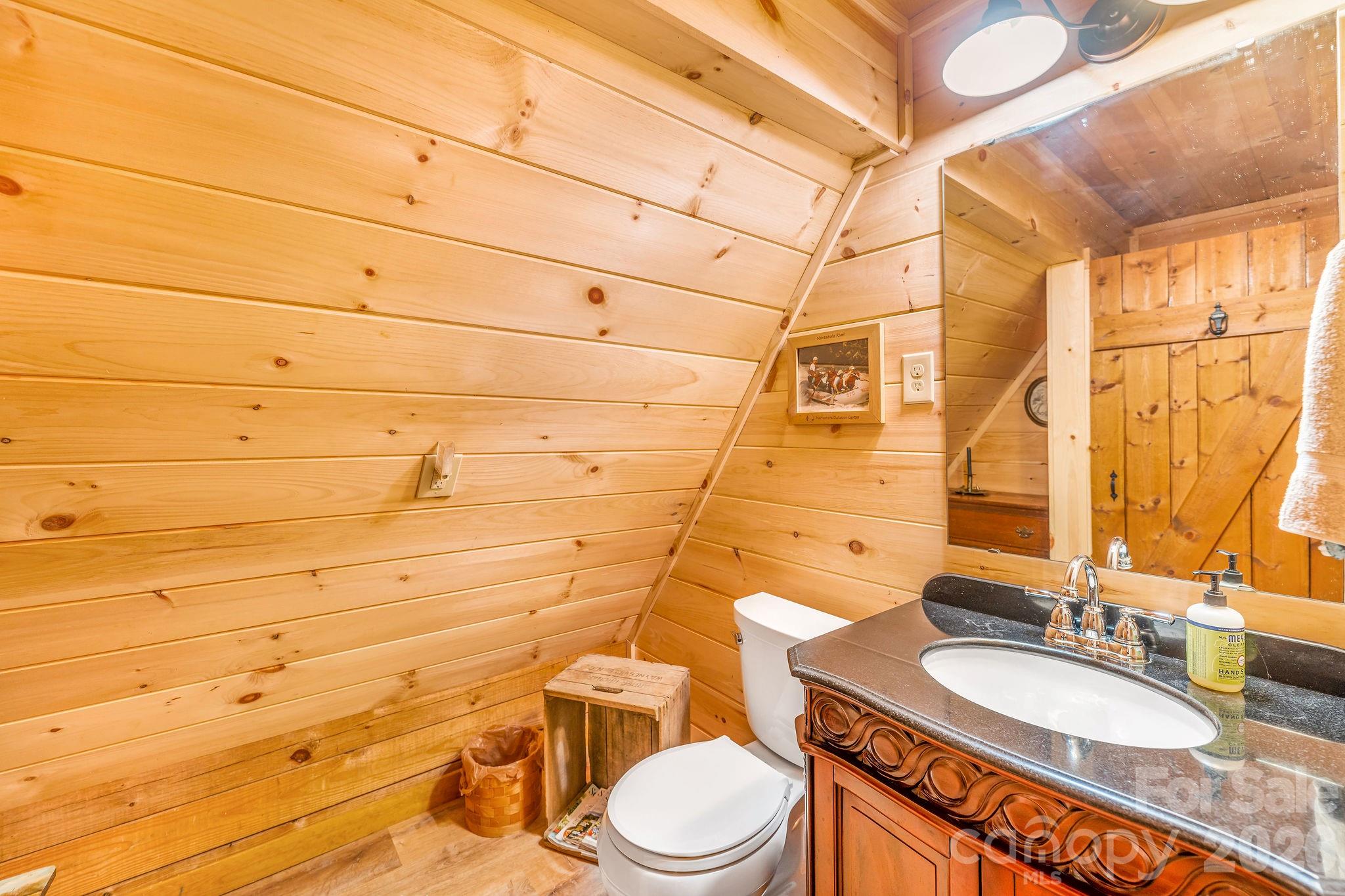 51 Spruce Street — Maggie Valley