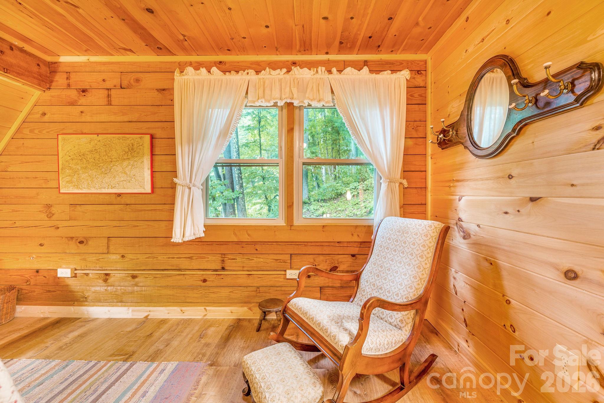 51 Spruce Street — Maggie Valley