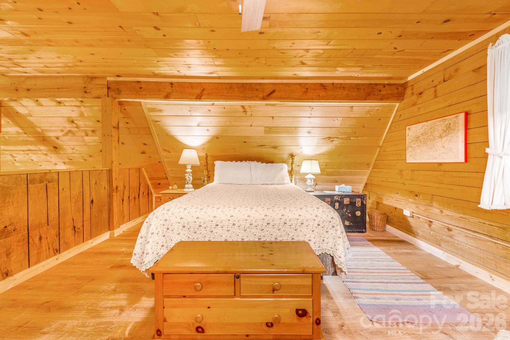 51 Spruce Street — Maggie Valley