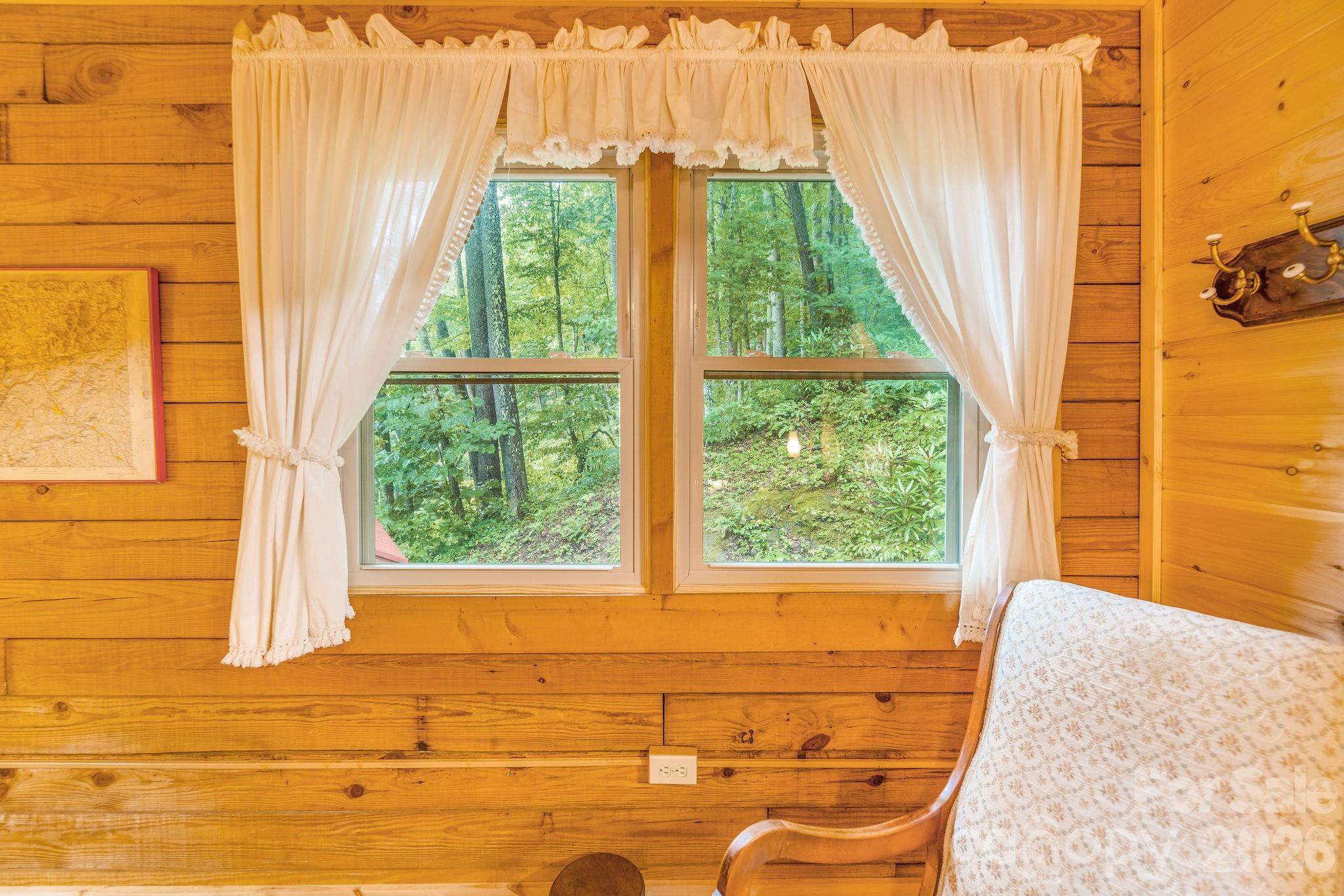 51 Spruce Street — Maggie Valley