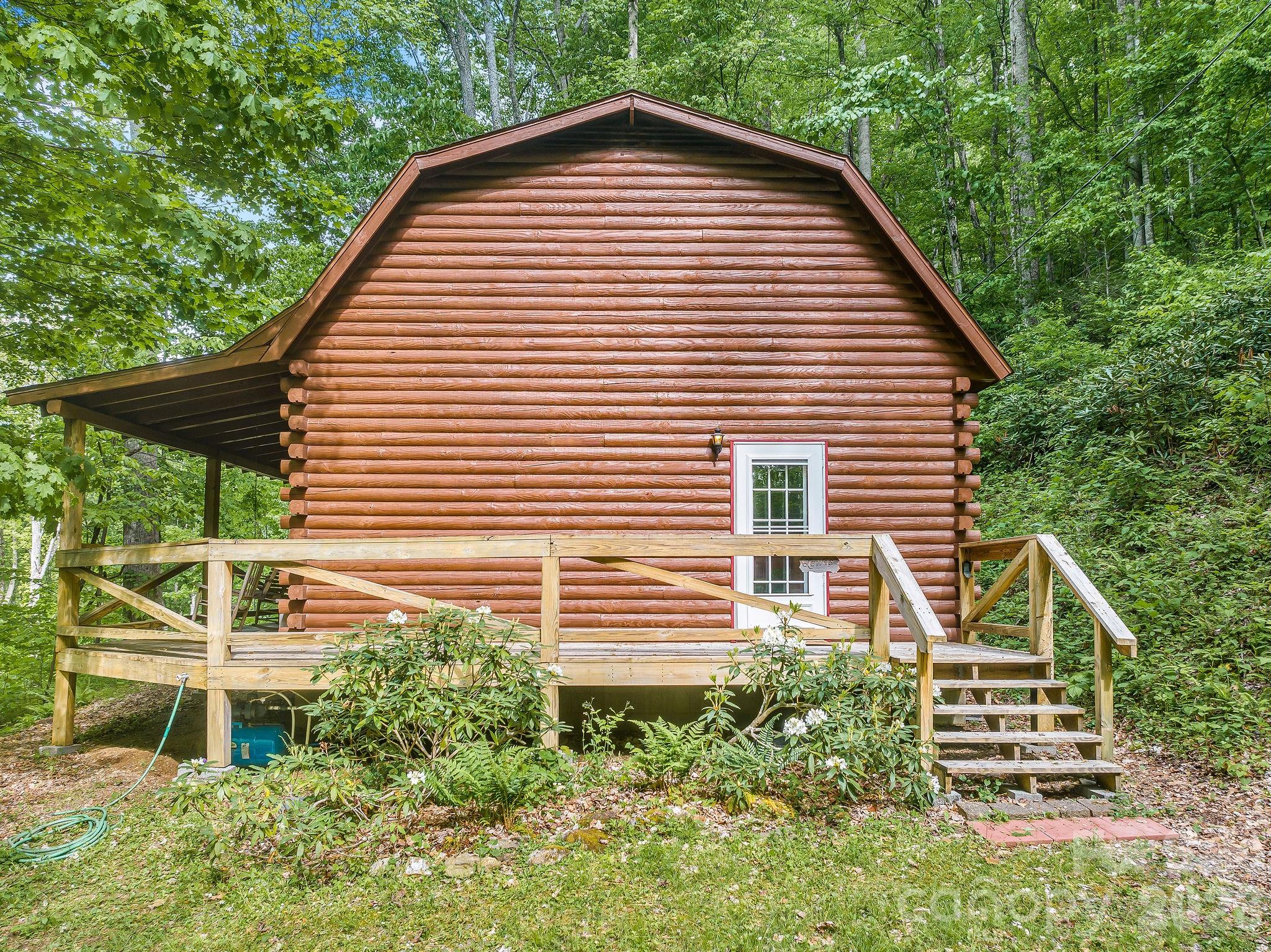 51 Spruce Street — Maggie Valley