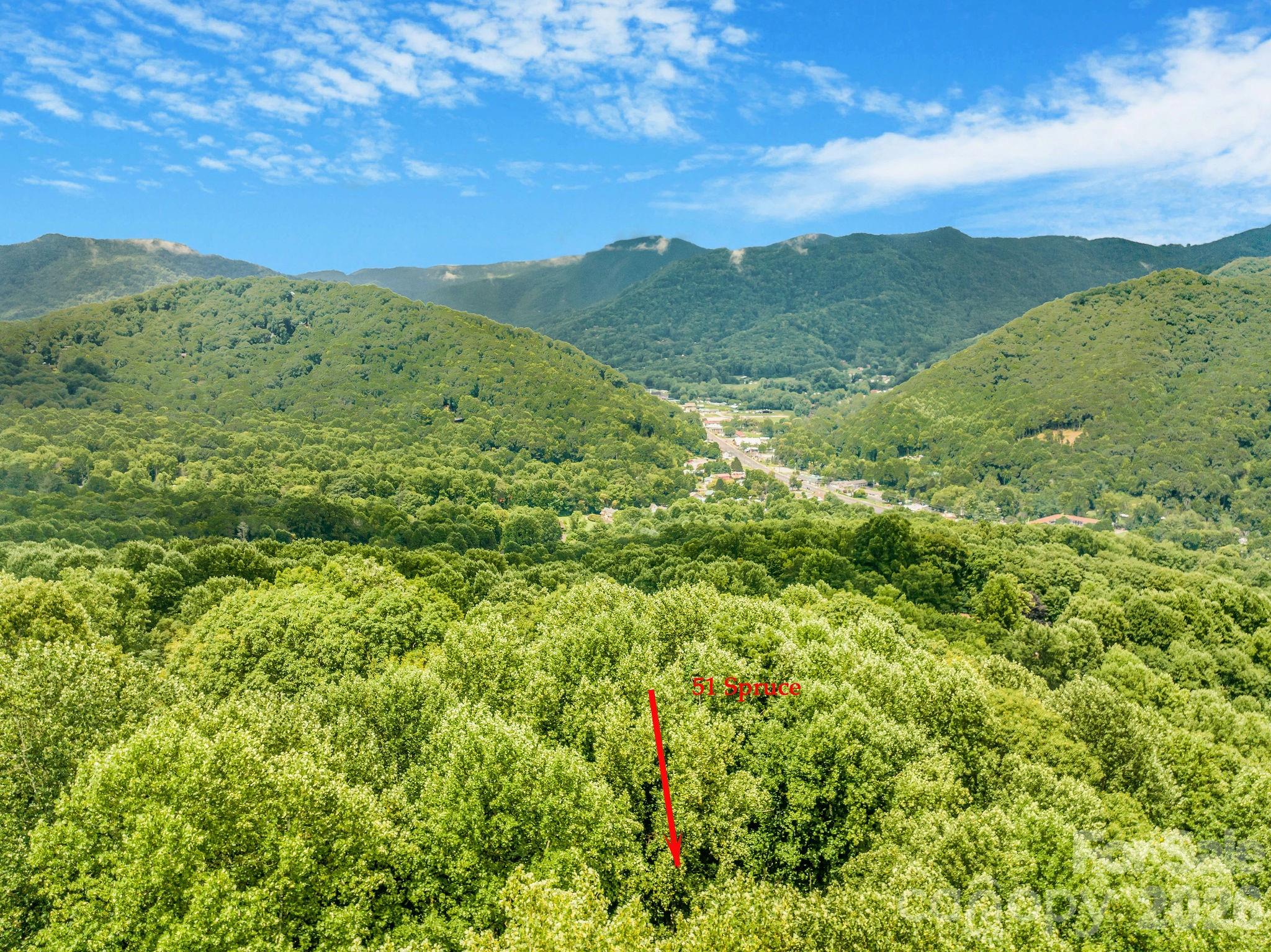 51 Spruce Street — Maggie Valley