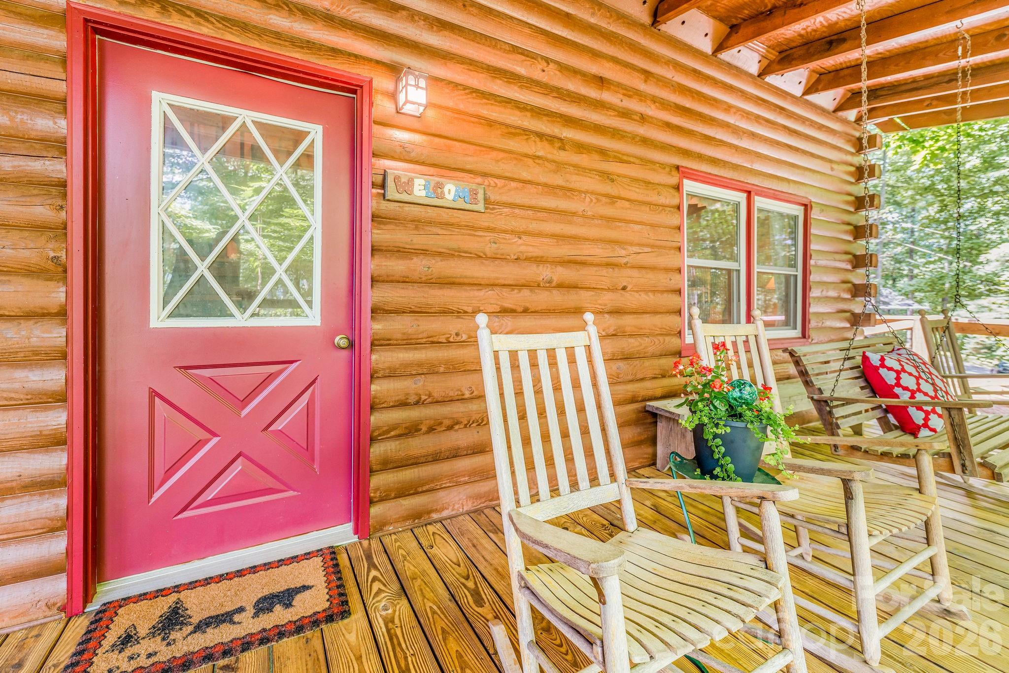 51 Spruce Street — Maggie Valley