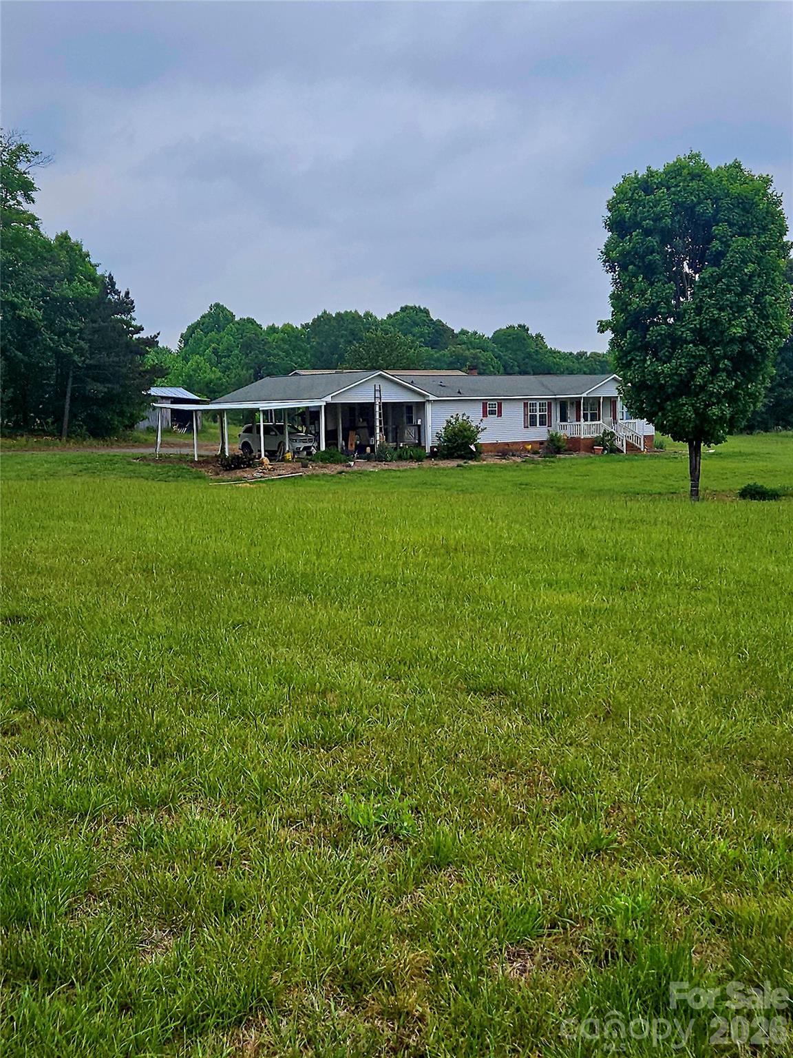 32049 Kendalls Church Road — New London