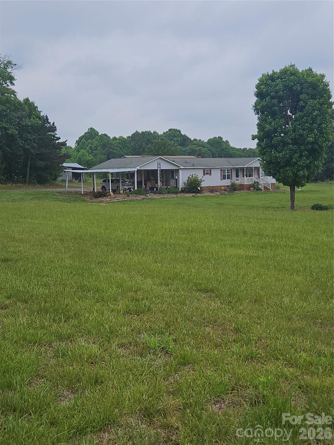 32049 Kendalls Church Road — New London