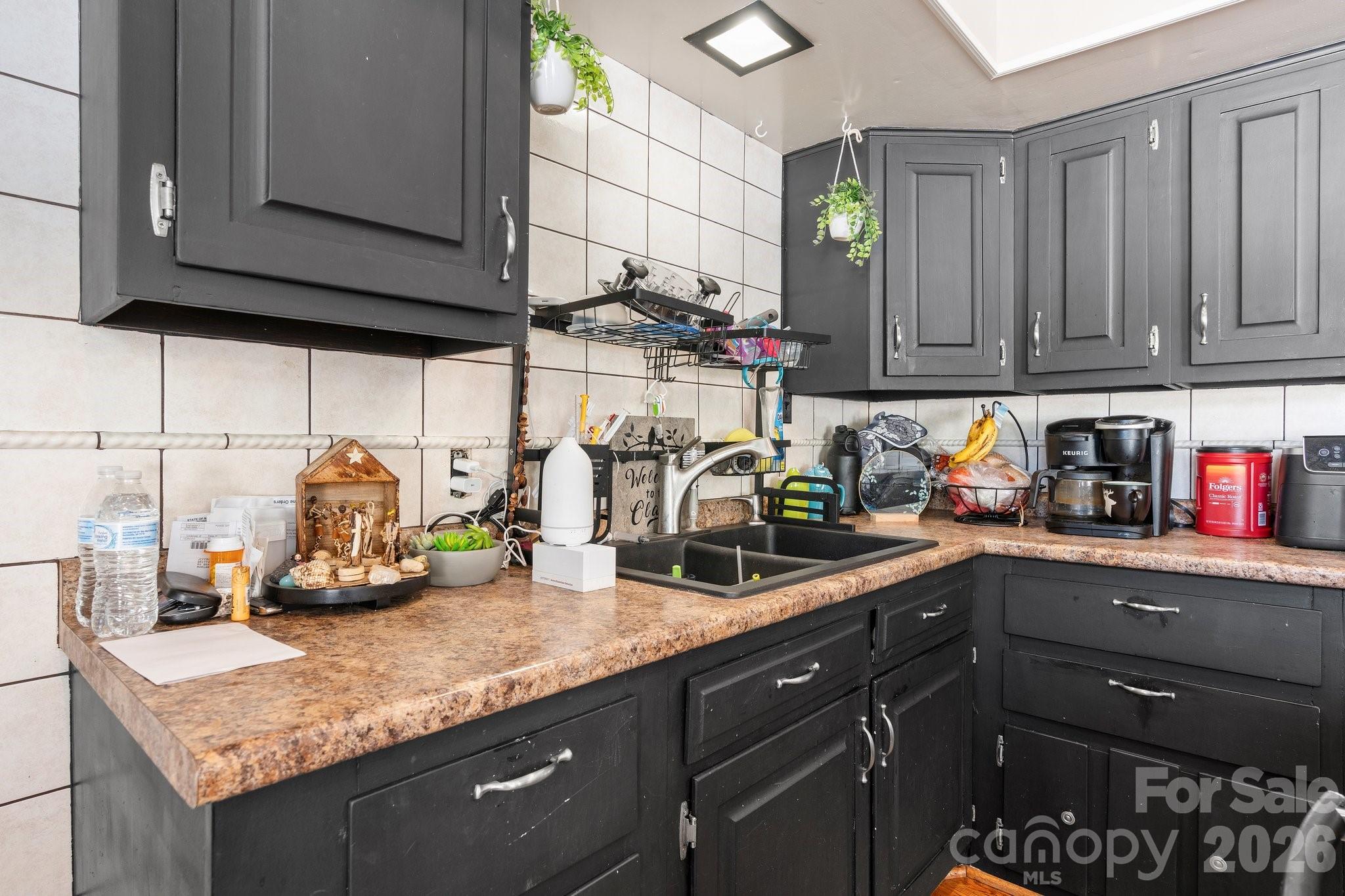 2596 SweetBriar Circle — Lenoir