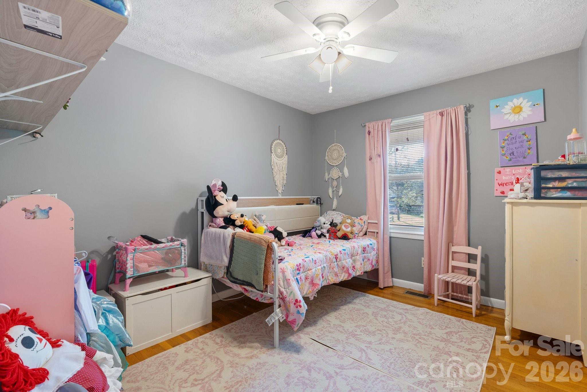 2596 SweetBriar Circle — Lenoir