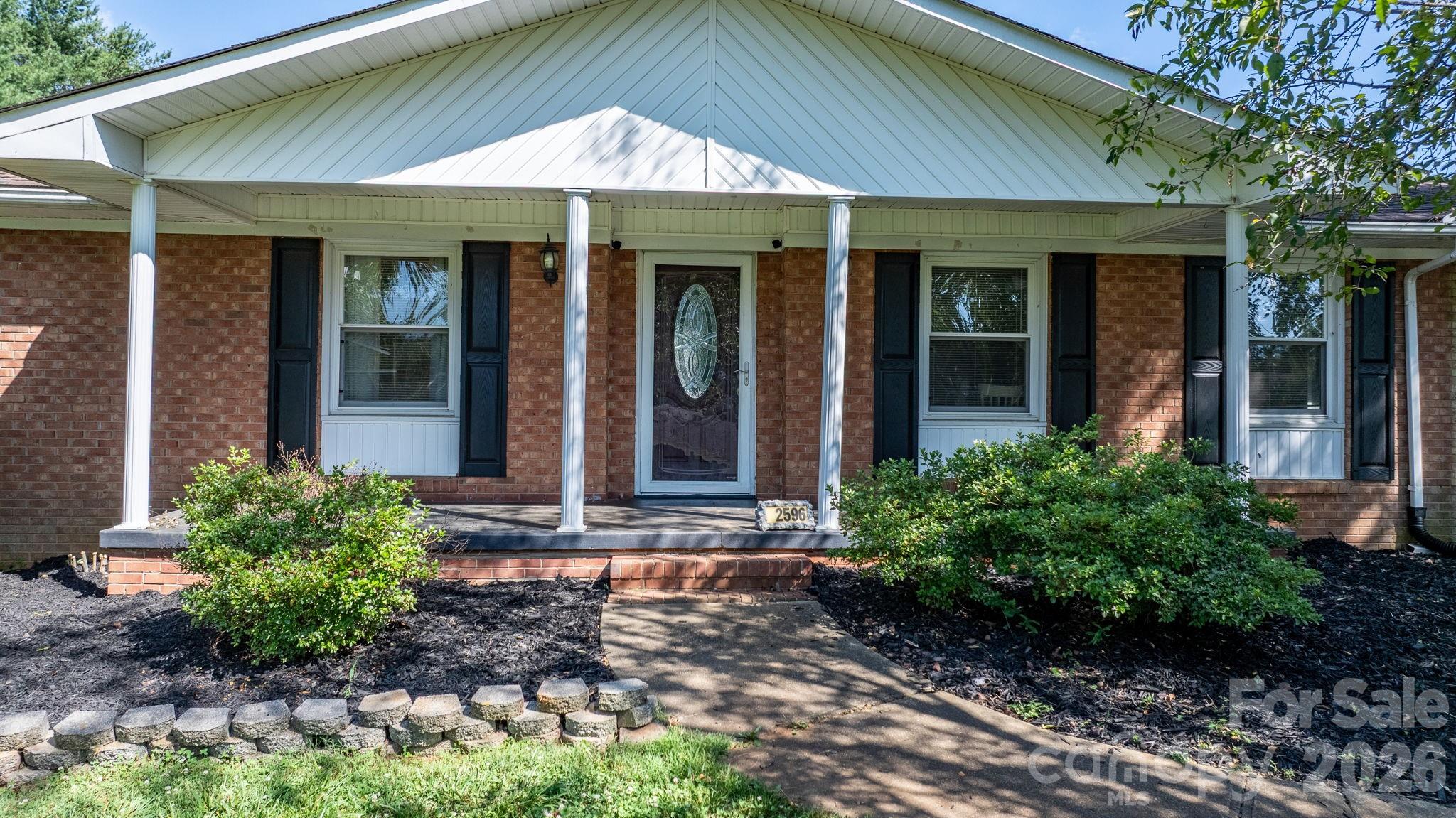 2596 SweetBriar Circle — Lenoir