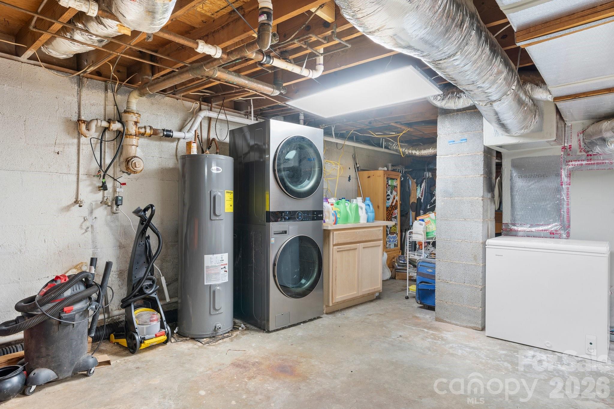 2596 SweetBriar Circle — Lenoir