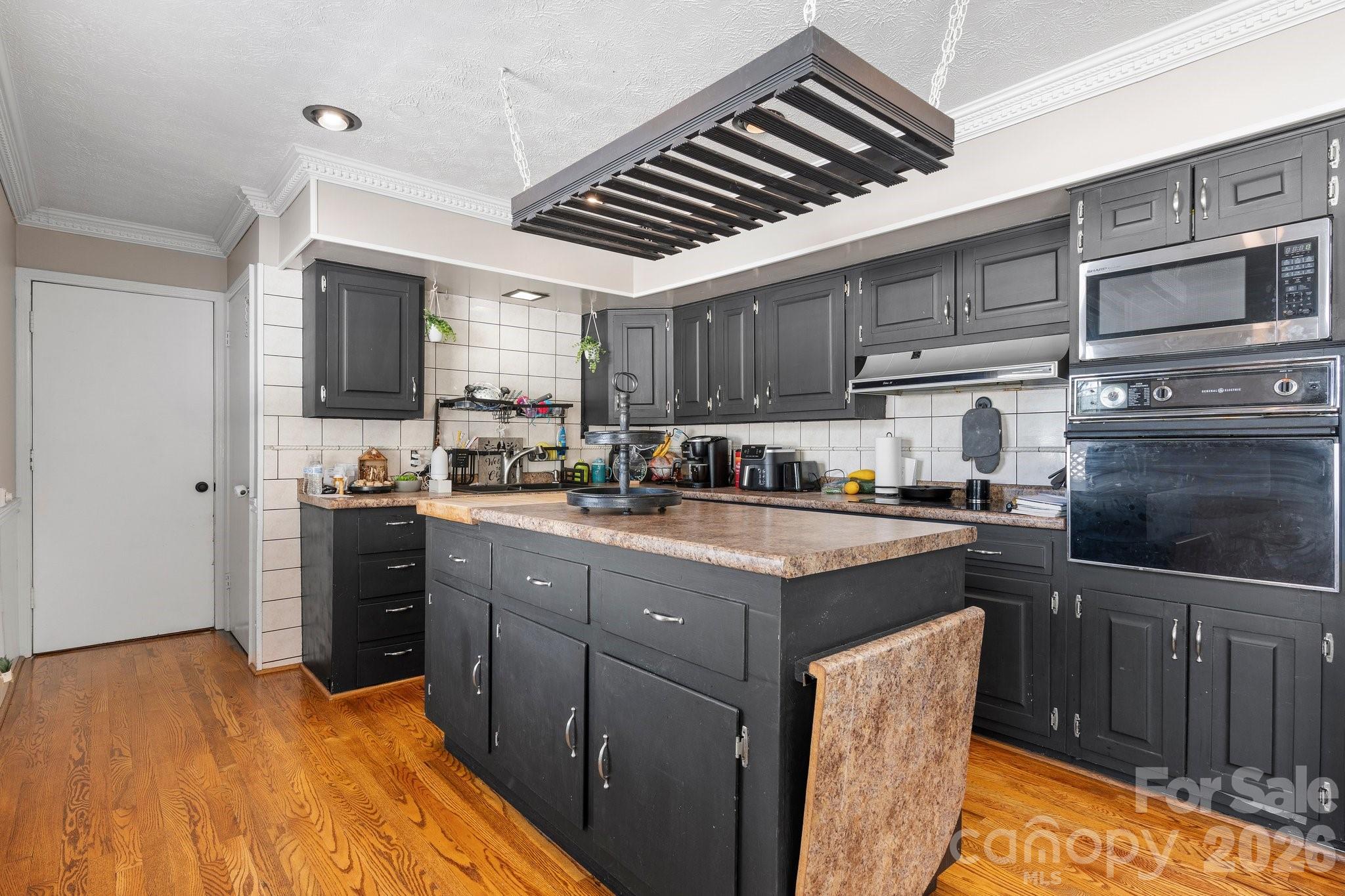 2596 SweetBriar Circle — Lenoir
