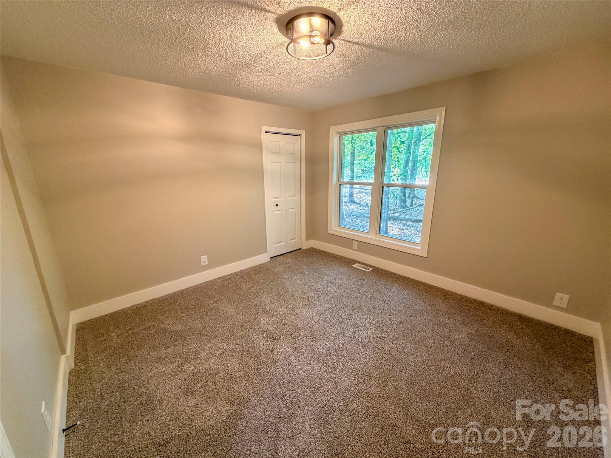 3910 Oakwood Circle — Iron Station