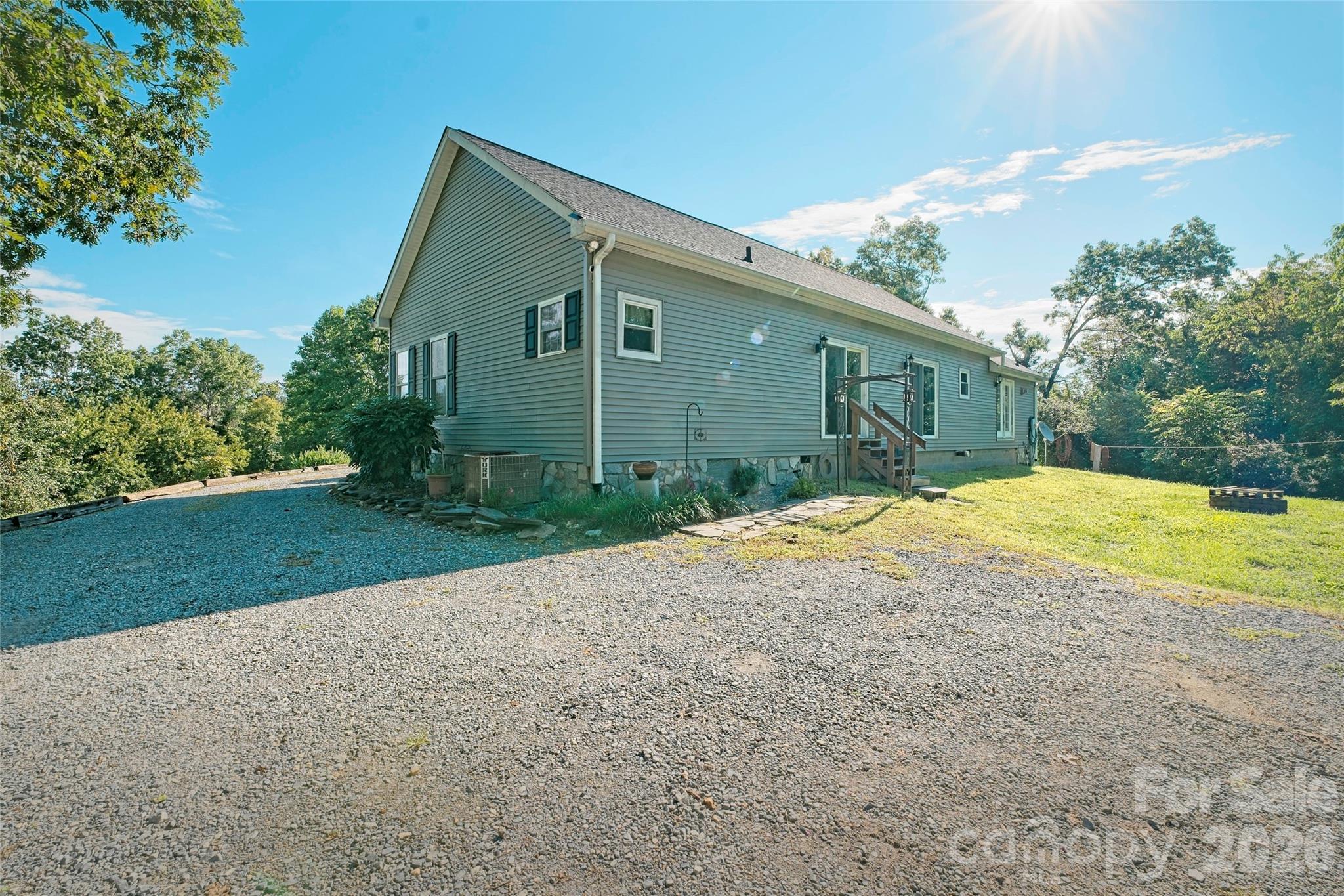 25 Triton Way — Old Fort