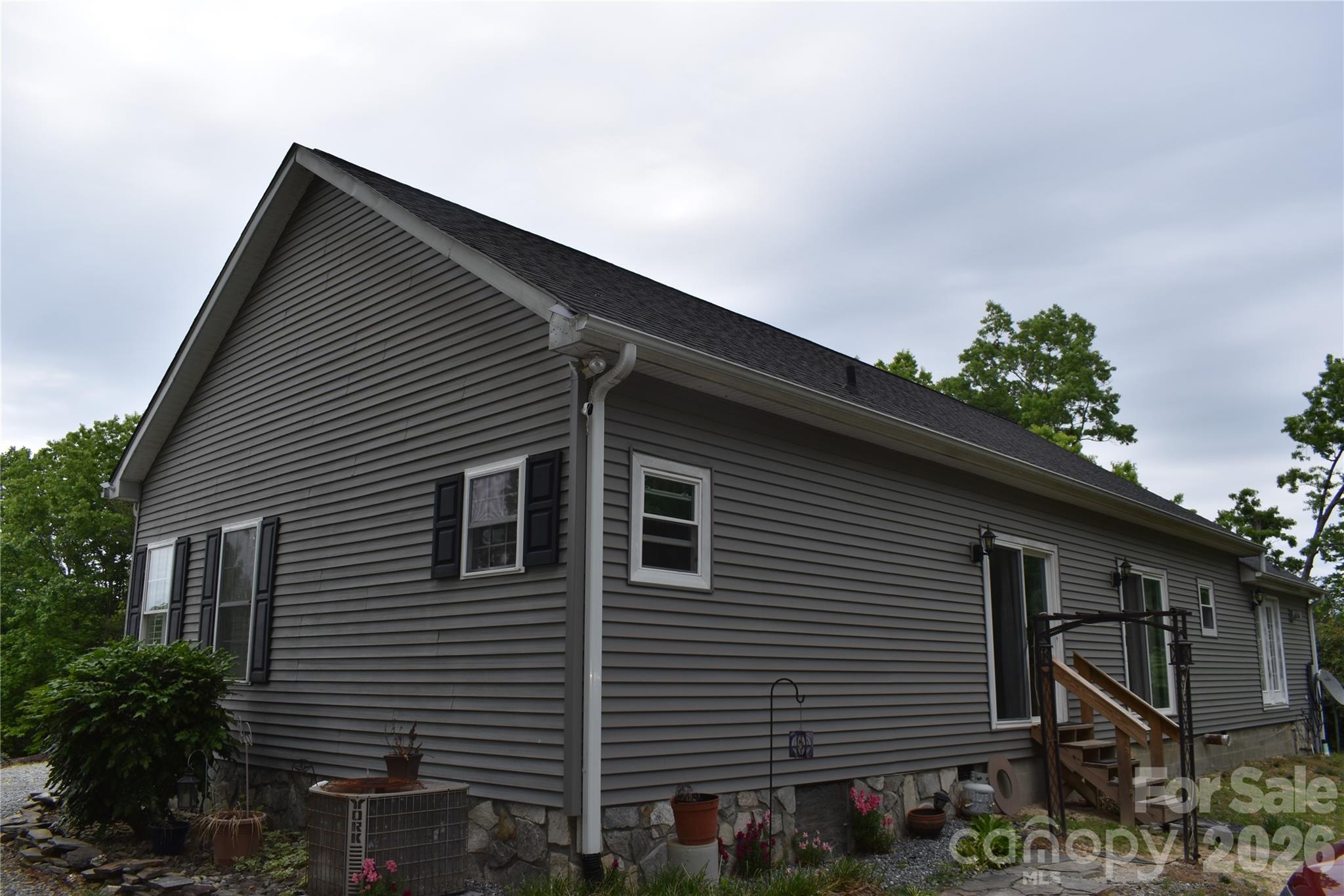 25 Triton Way — Old Fort