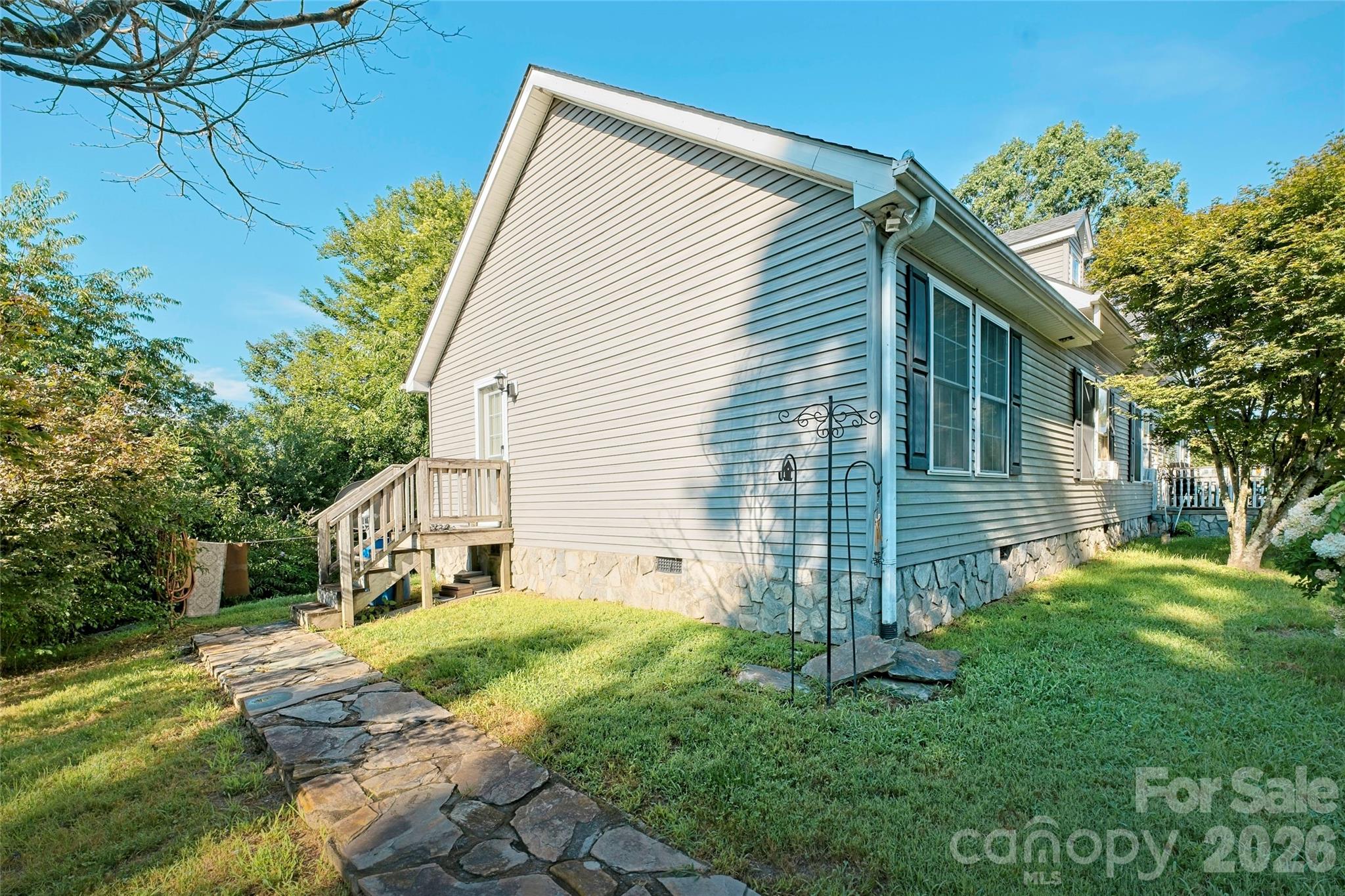 25 Triton Way — Old Fort