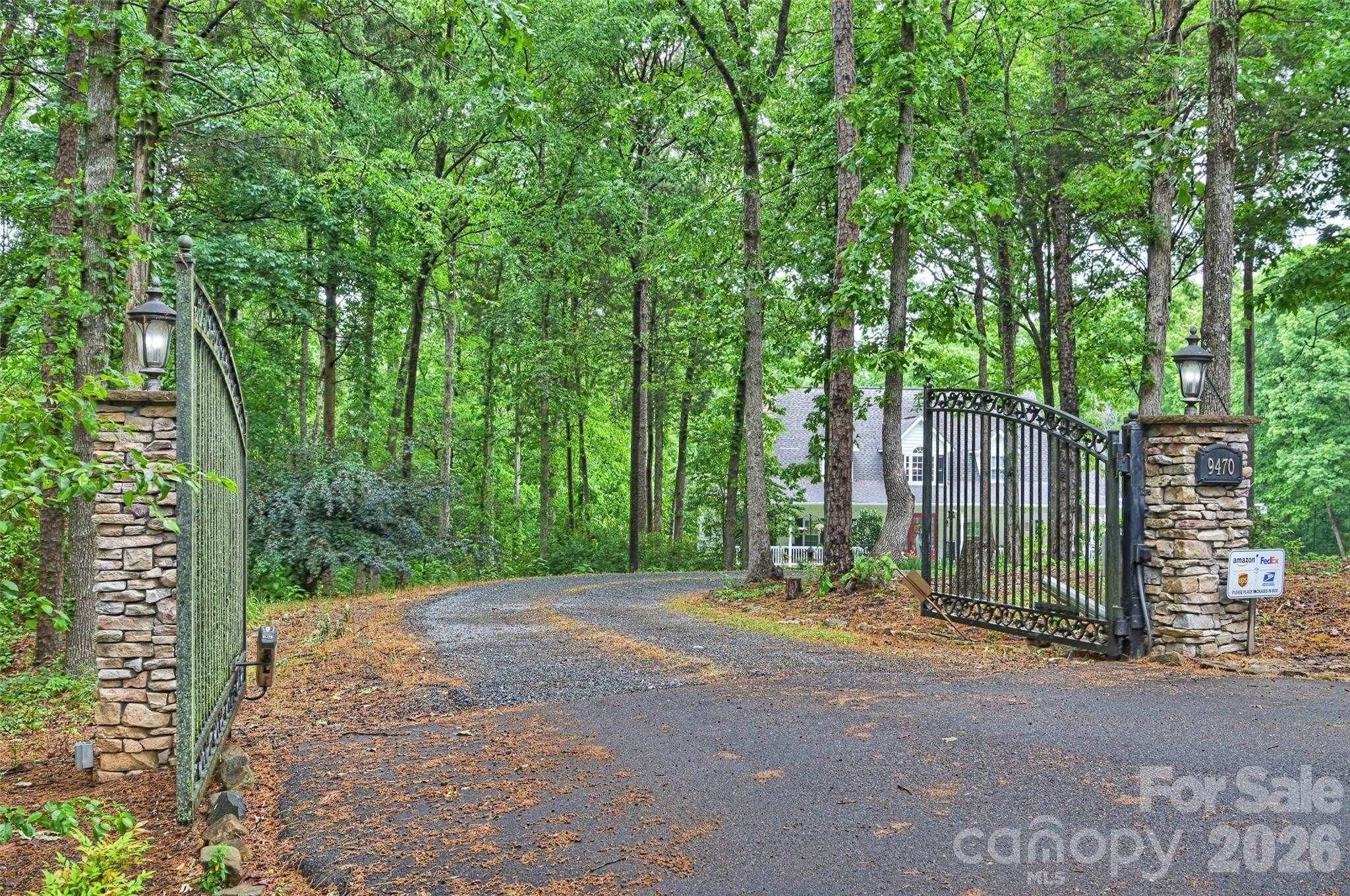 9470 Hutchinson Lane — Charlotte