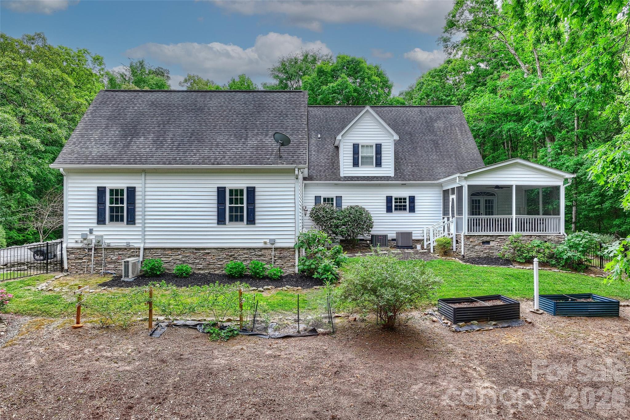 9470 Hutchinson Lane — Charlotte
