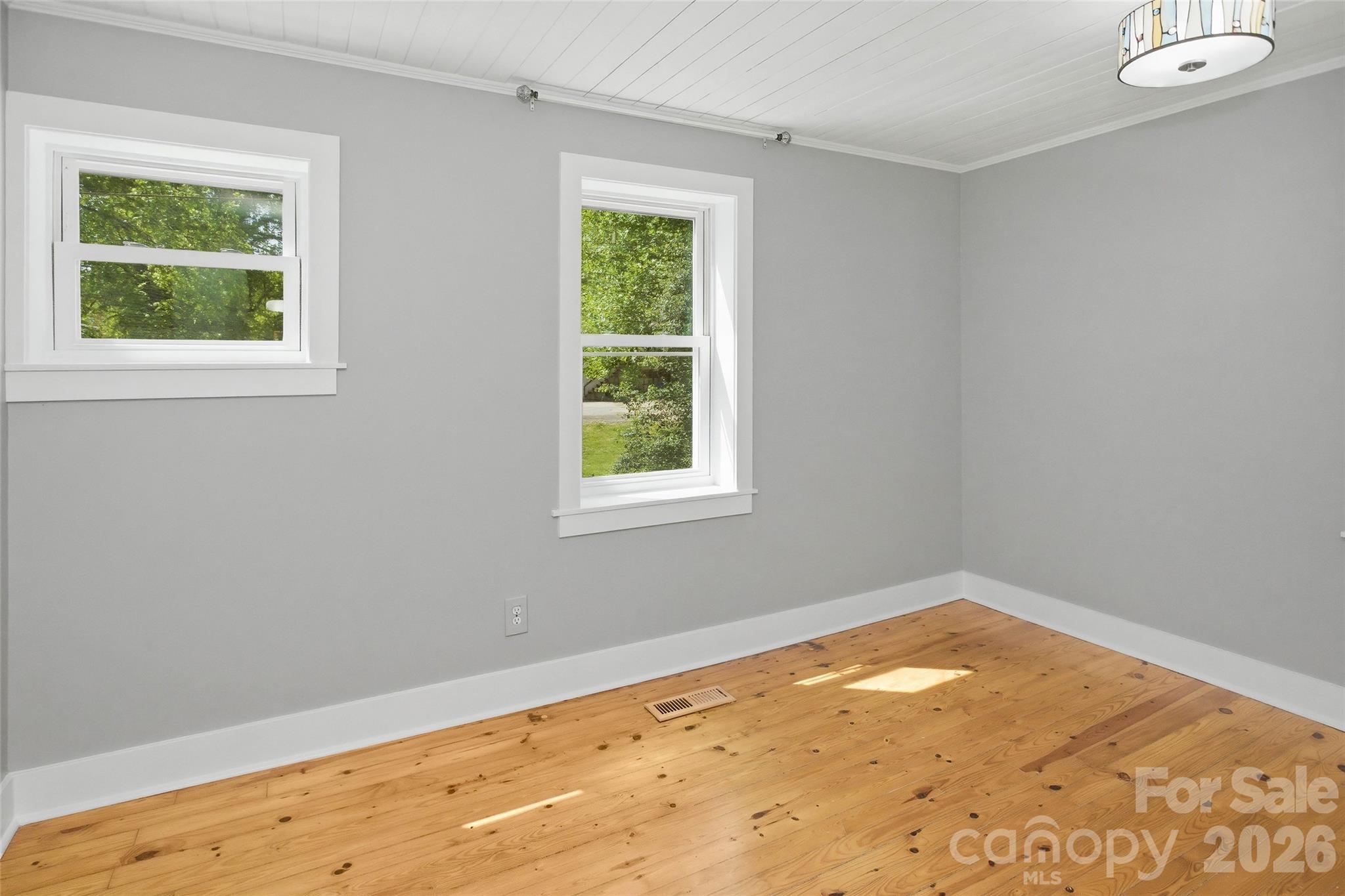70 Cedar Street — Asheville